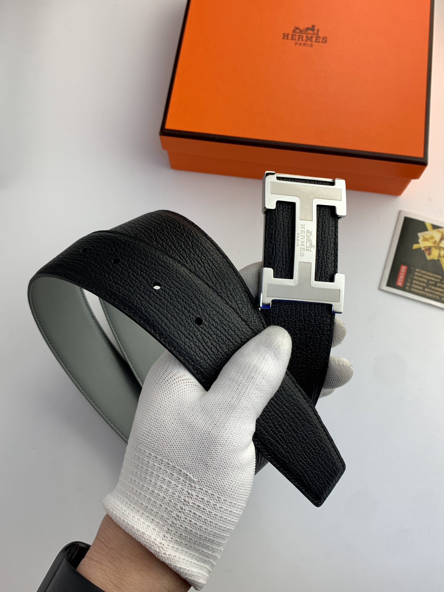 Hermès 代购级 爱马仕 ，宽度3.8cm，内衬灰色小牛皮，搭配 新款钢扣.工艺精湛、手感柔软、细腻，高端定制，之作