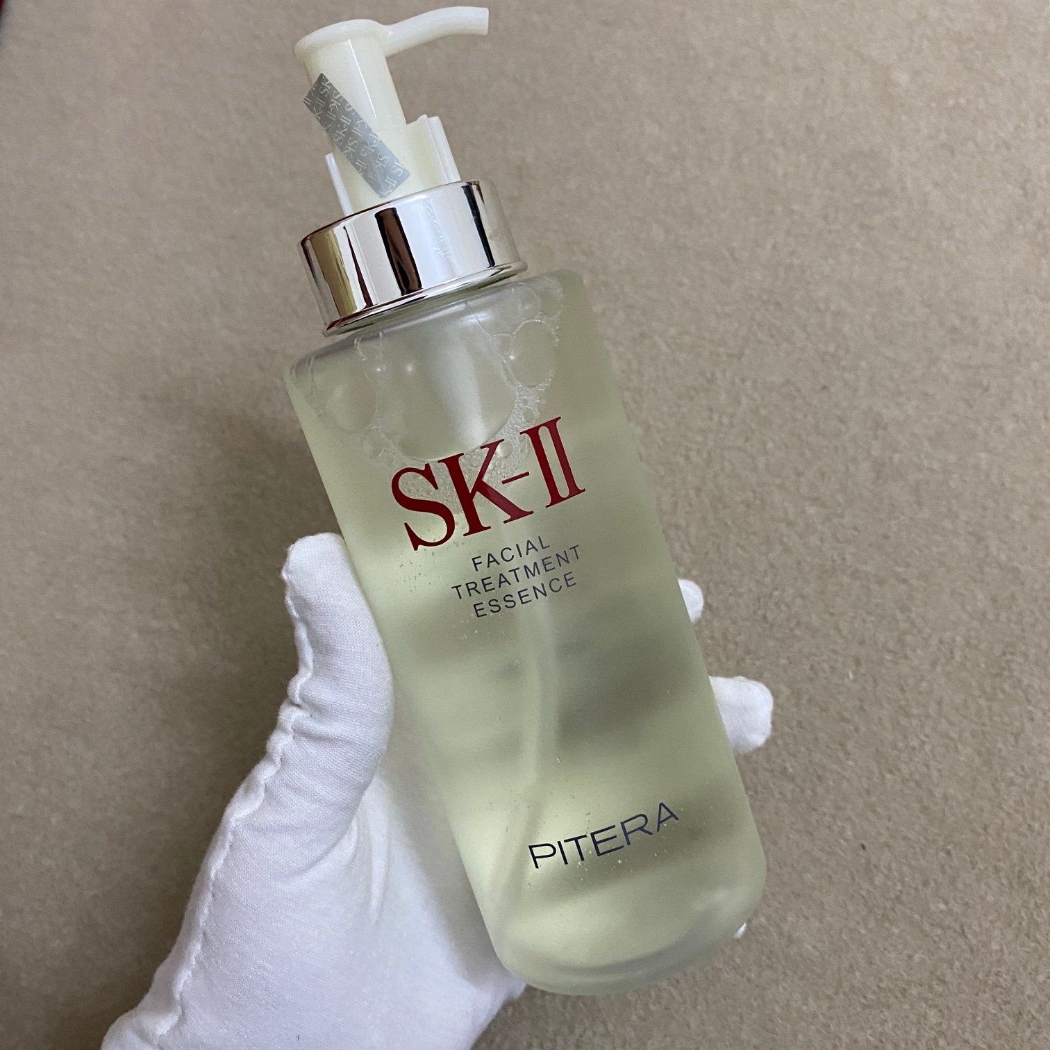 普/40💰
Sk2神仙水330ml!真正的不添加香精色素我只信赖Sk2,长期用Sk2唯一的副作用就是无法和同龄人一起变老。SK2神仙水具有的七大神奇功效:深度滋润,修复皱纹,复活细胞,改善肌肤生理,促进血液循环,抑制黑色素沉淀,调节肌肤PH值,收敛毛孔,镇定日晒后肌肤,抑制发炎反应等,使肌肤焕发动人的光采,细致有弹性,看起来晶莹剔透。