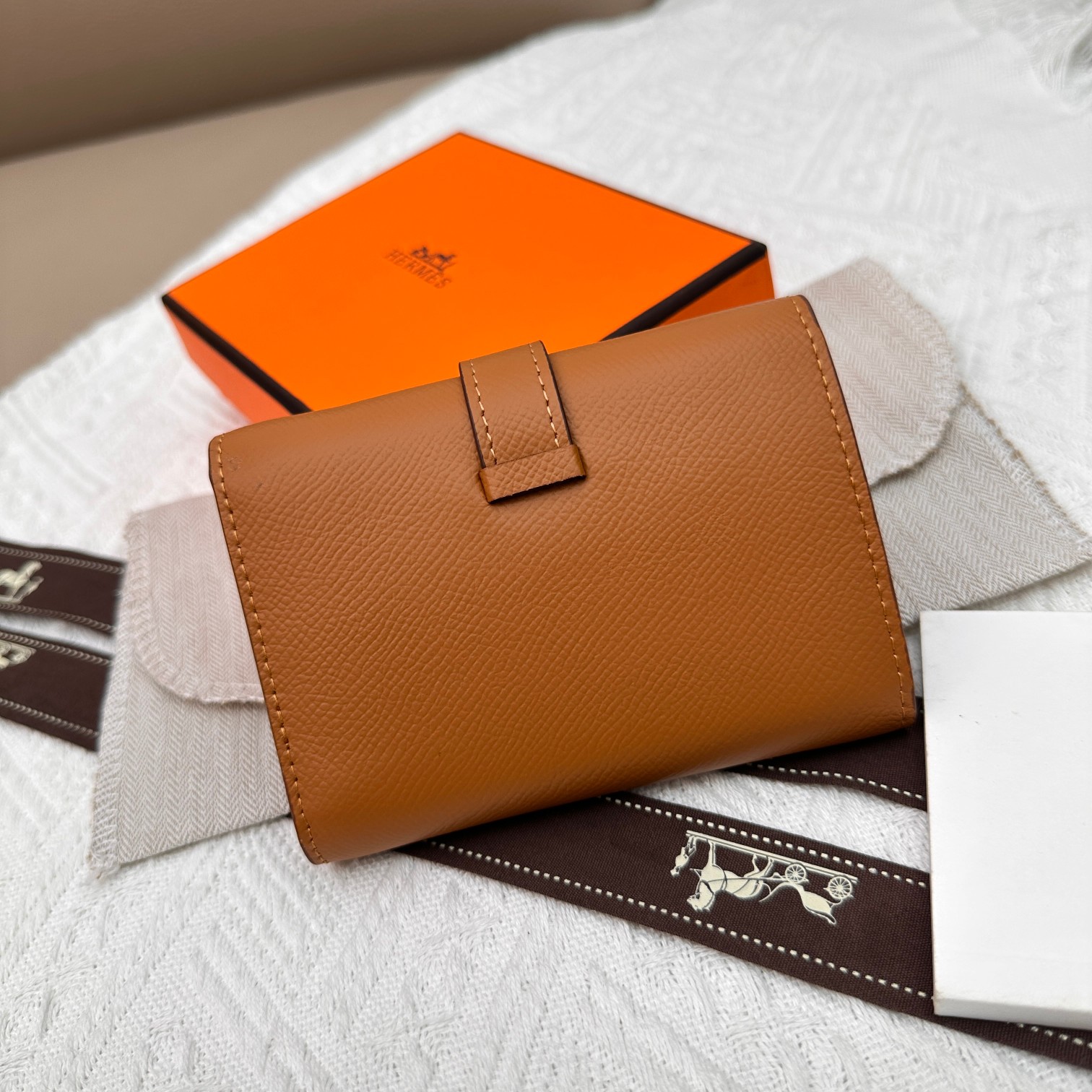 Hermès Togo Leather Compact Wallet with Gold Hardware - 10 x 12 cm 6 a1678604721676 5817