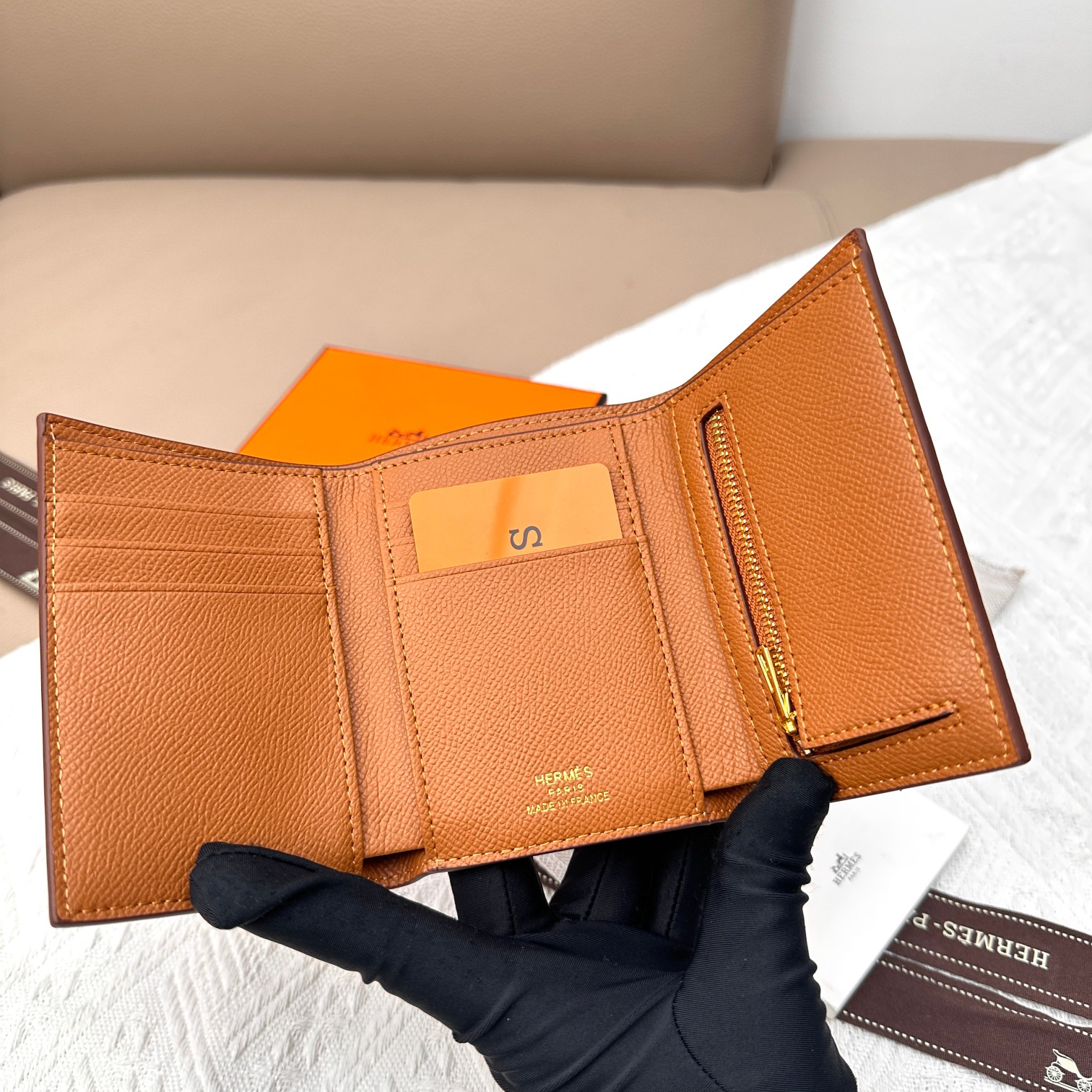 Hermès Togo Leather Compact Wallet with Gold Hardware - 10 x 12 cm 7 a1678604721678 8054