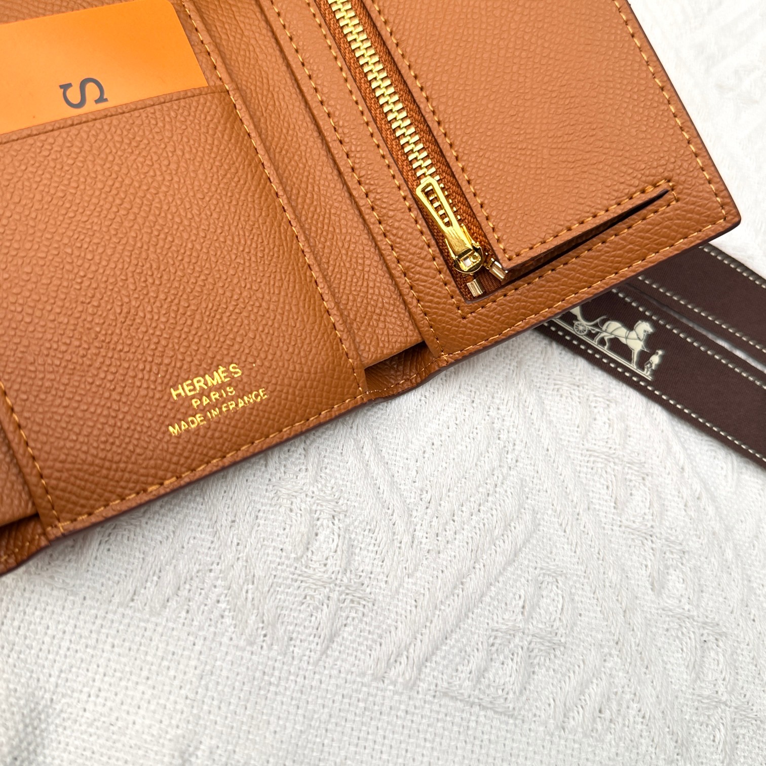 Hermès Togo Leather Compact Wallet with Gold Hardware - 10 x 12 cm 8 a1678604721680 1622