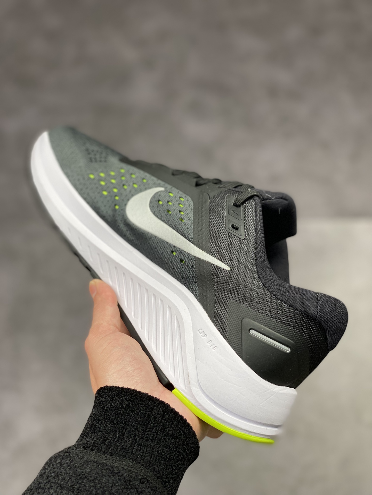 Nike Air Zoom Structure 登月 23代 网面透气跑鞋 CZ6720-010