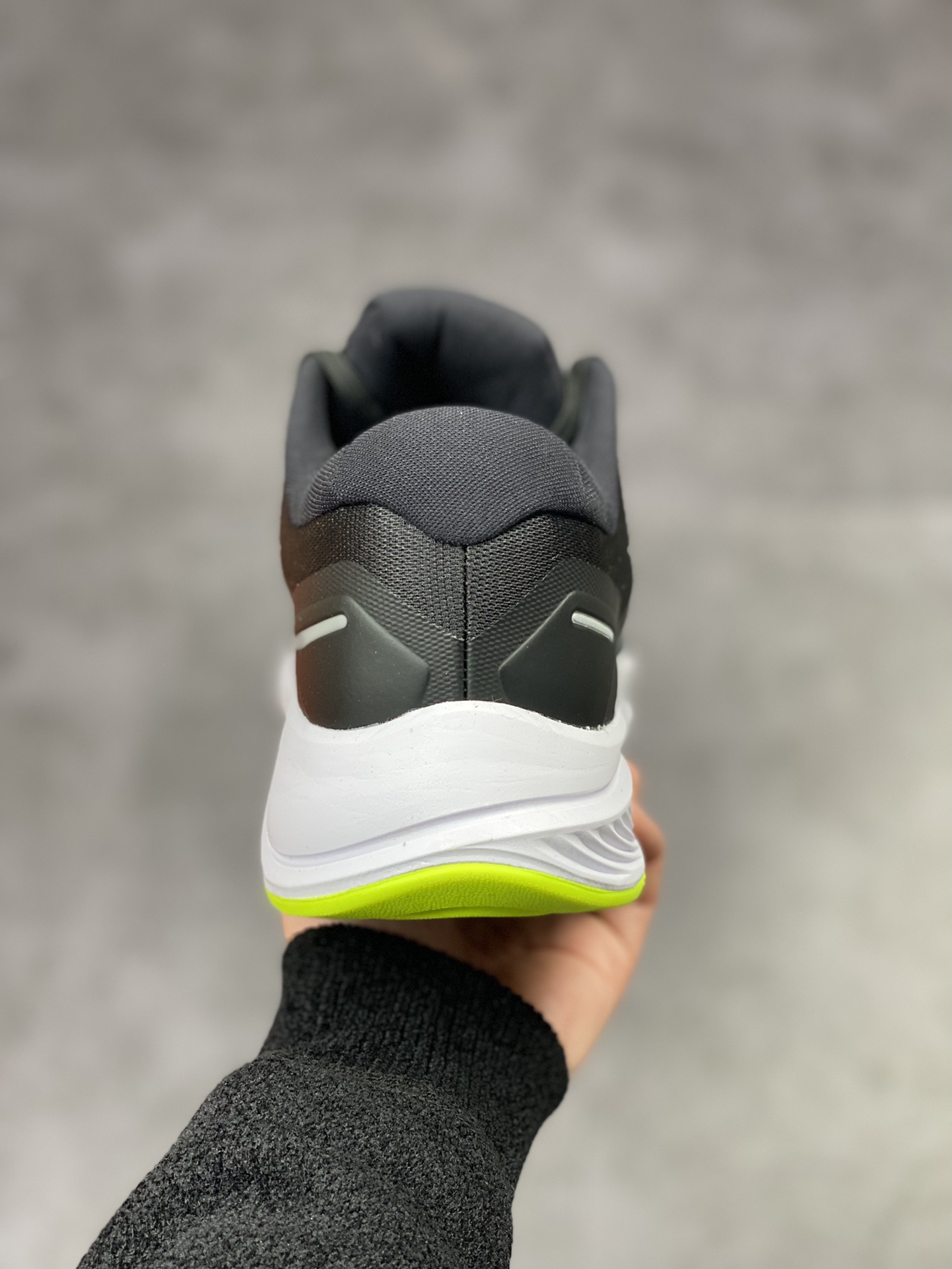 Nike Air Zoom Structure 登月 23代 网面透气跑鞋 CZ6720-010