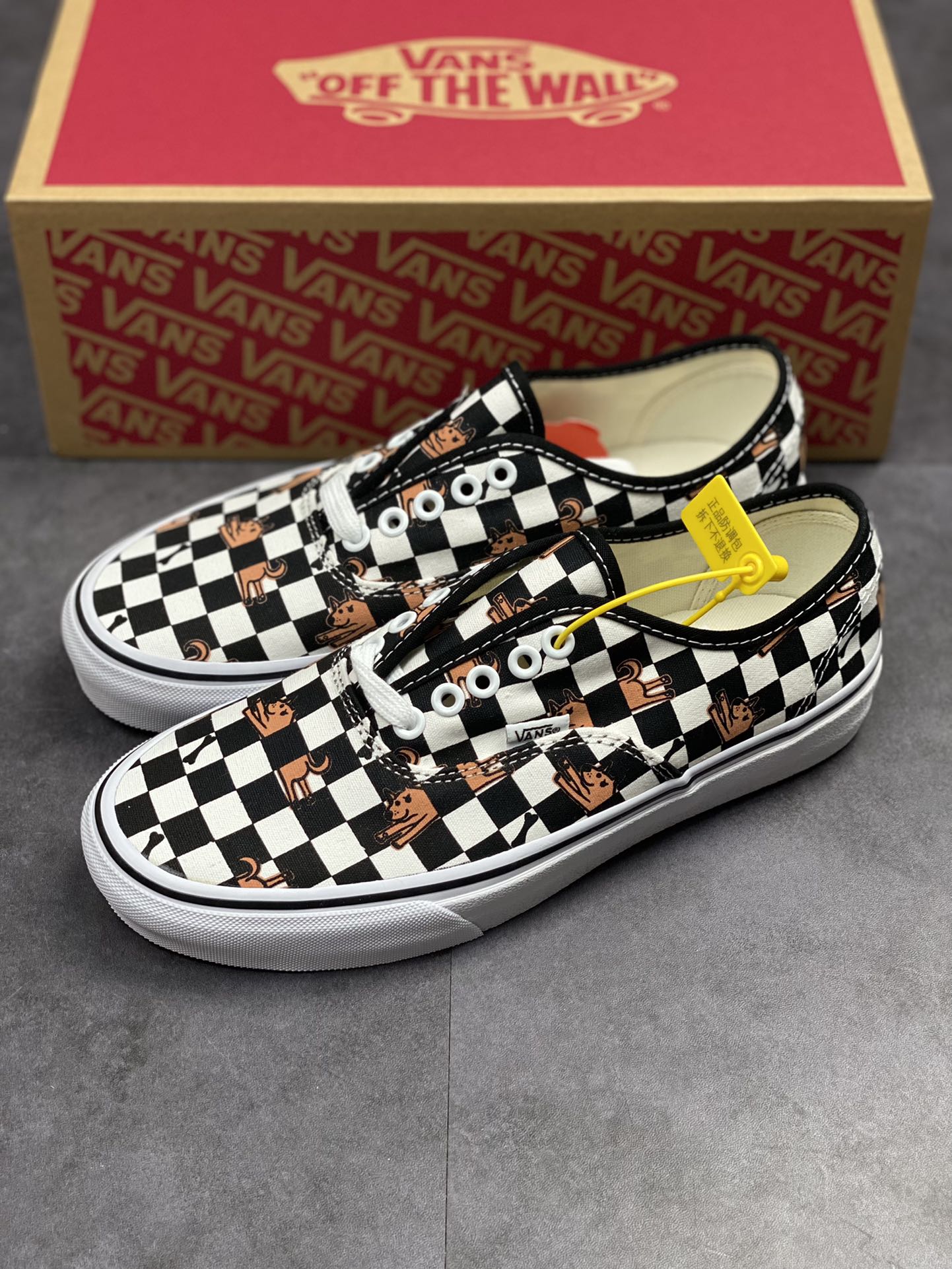 Vans official Authentic black and white checkerboard funny puppy print men's shoes women's shoes canvas shoes VN0A5KS9BP6