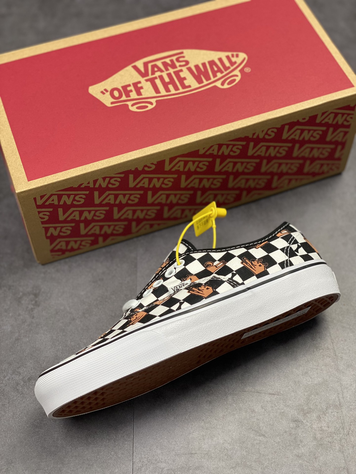 Vans official Authentic black and white checkerboard funny puppy print men's shoes women's shoes canvas shoes VN0A5KS9BP6