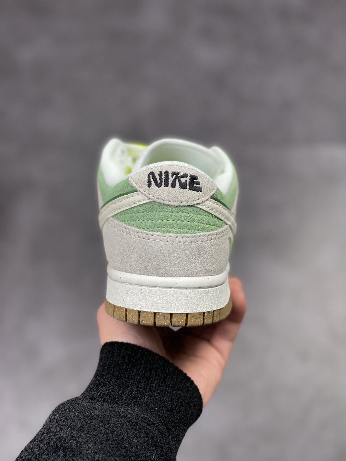 Nike Dunk Low SE “85” 灰绿双勾 DO9457-108