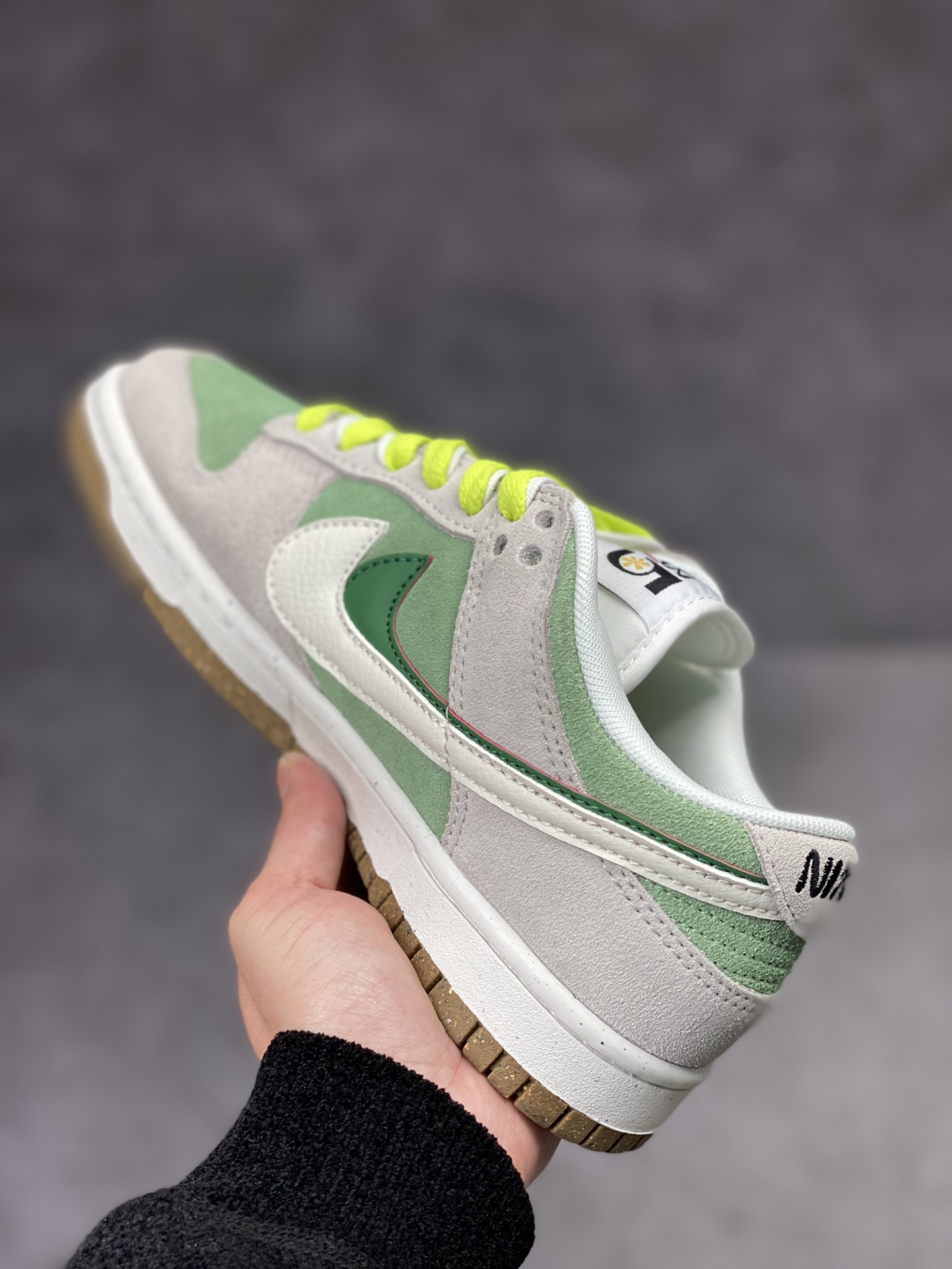 Nike Dunk Low SE “85” 灰绿双勾 DO9457-108