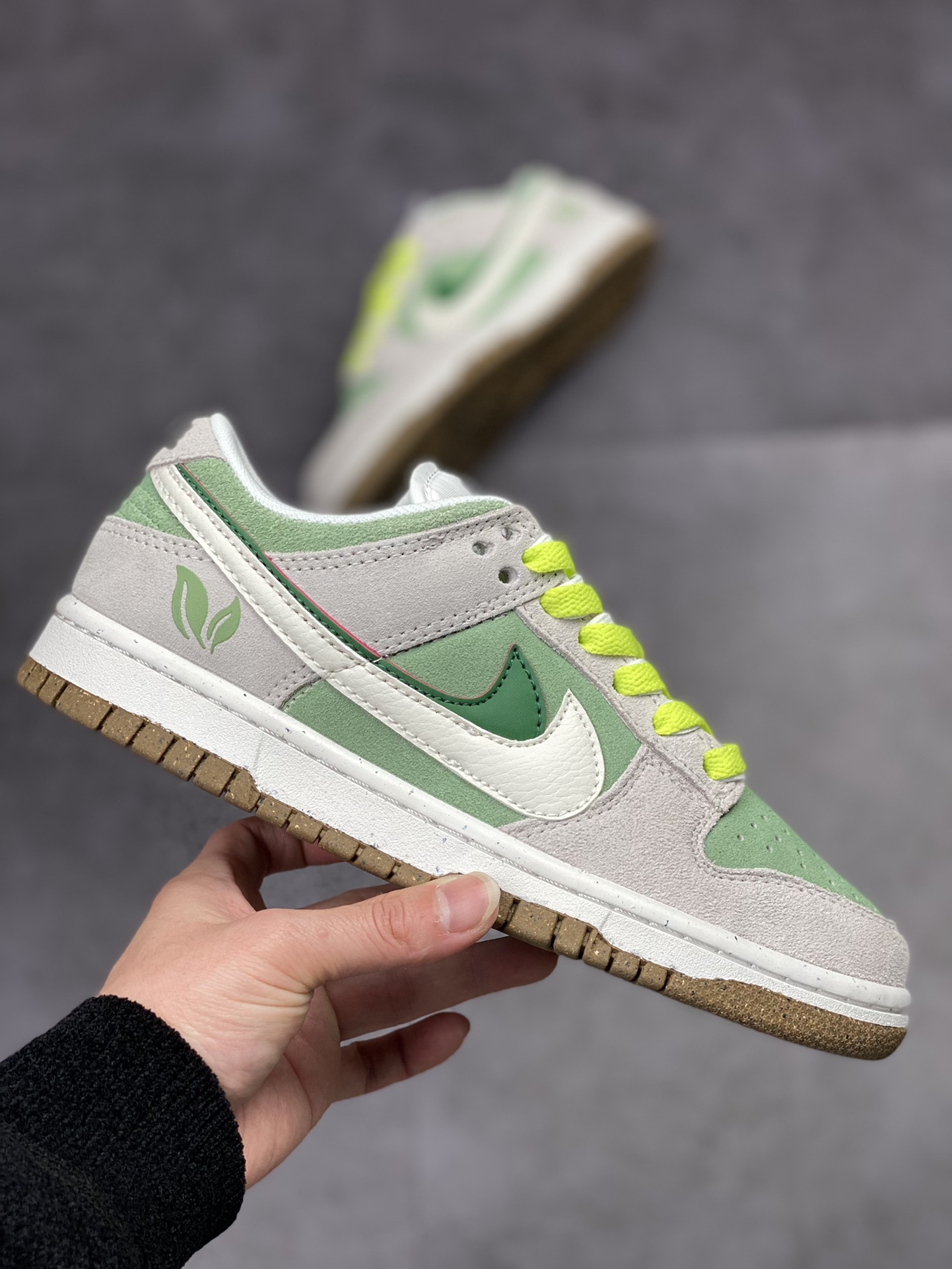 Nike Dunk Low SE “85” 灰绿双勾 DO9457-108