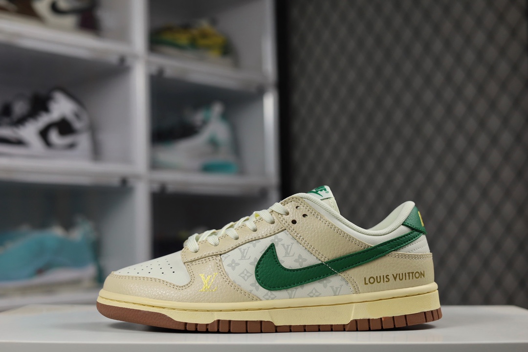 NK Dunk Low “LV联名”高端定制 大厂出品 极力推荐 超过清洁度 极限压缩利润空间 超乎所想的高性价比 用料绝不含糊 低帮 滑板鞋 休闲鞋 折边针车 工艺难度大 原椭头原纸板 原装鞋盒 定制五金配件 原厂鞋底 货号：XD618…