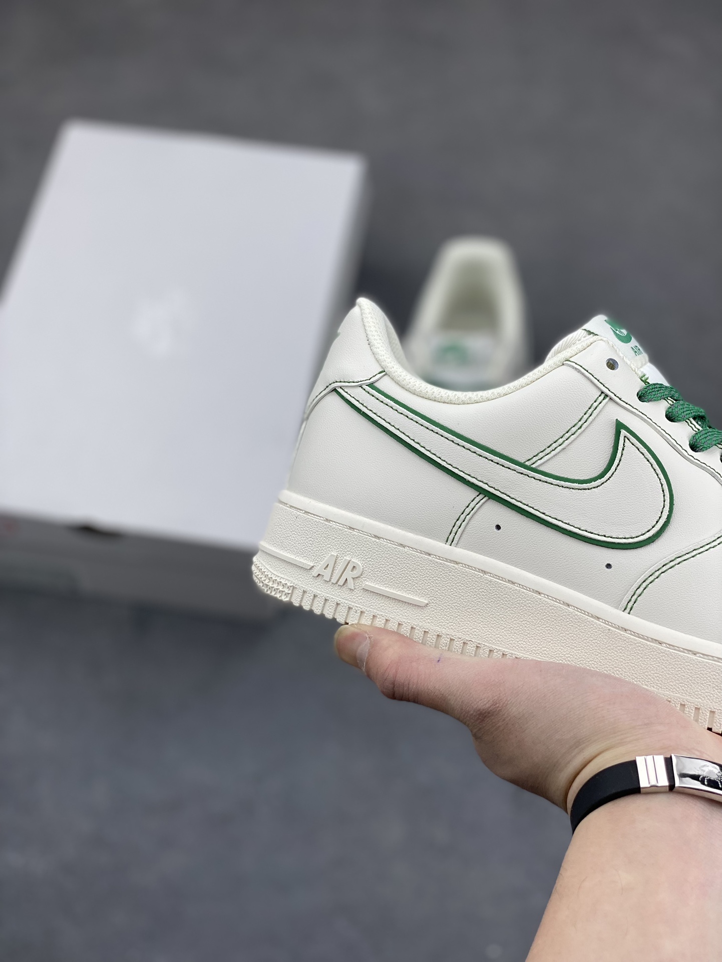Nike Air Force 1 Low '07 'Hare' White Green Casual Sneakers 6 i1678567379 572 4