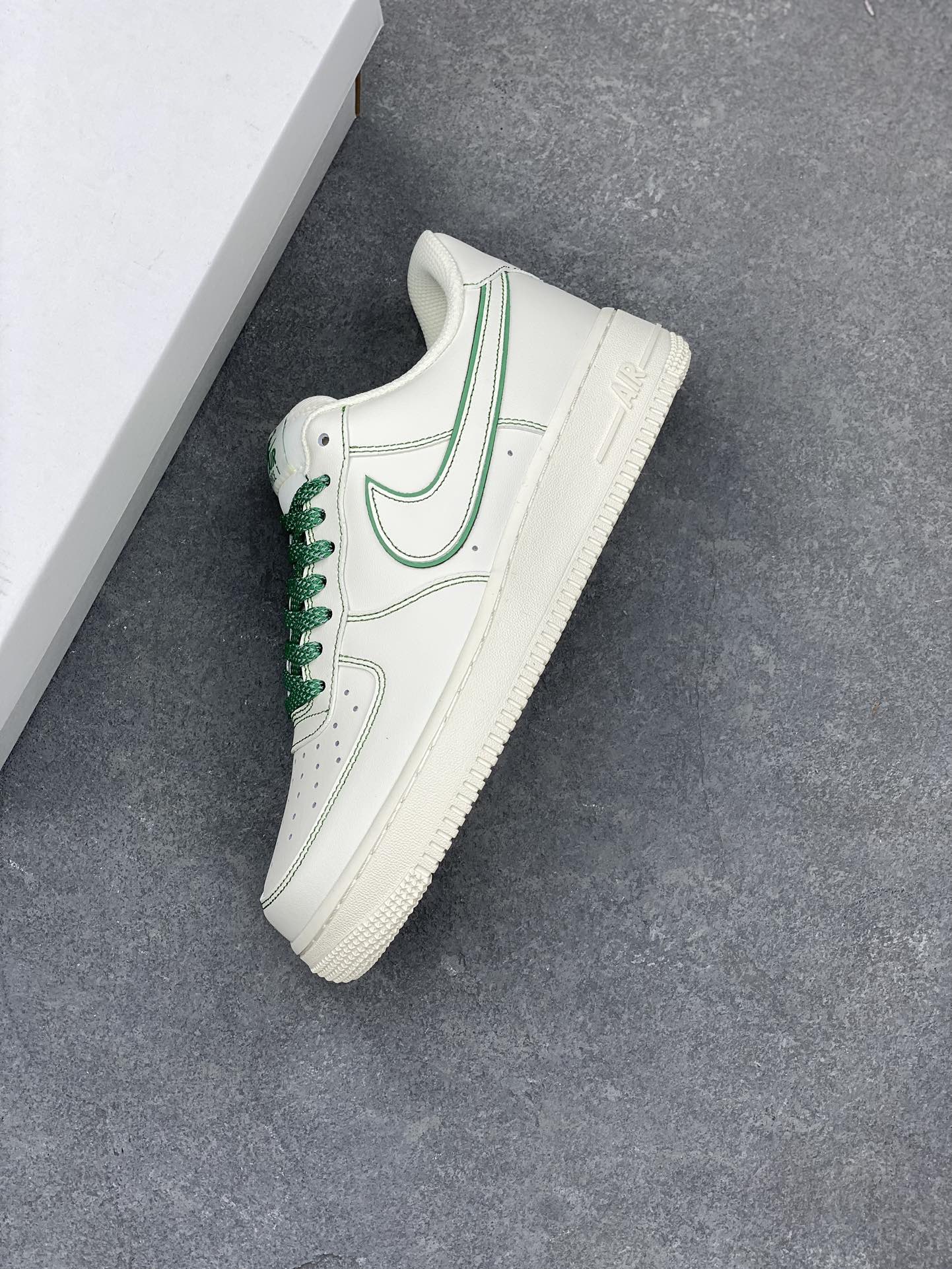 Nike Air Force 1 Low '07 'Hare' White Green Casual Sneakers 8 i1678567379 8929 6