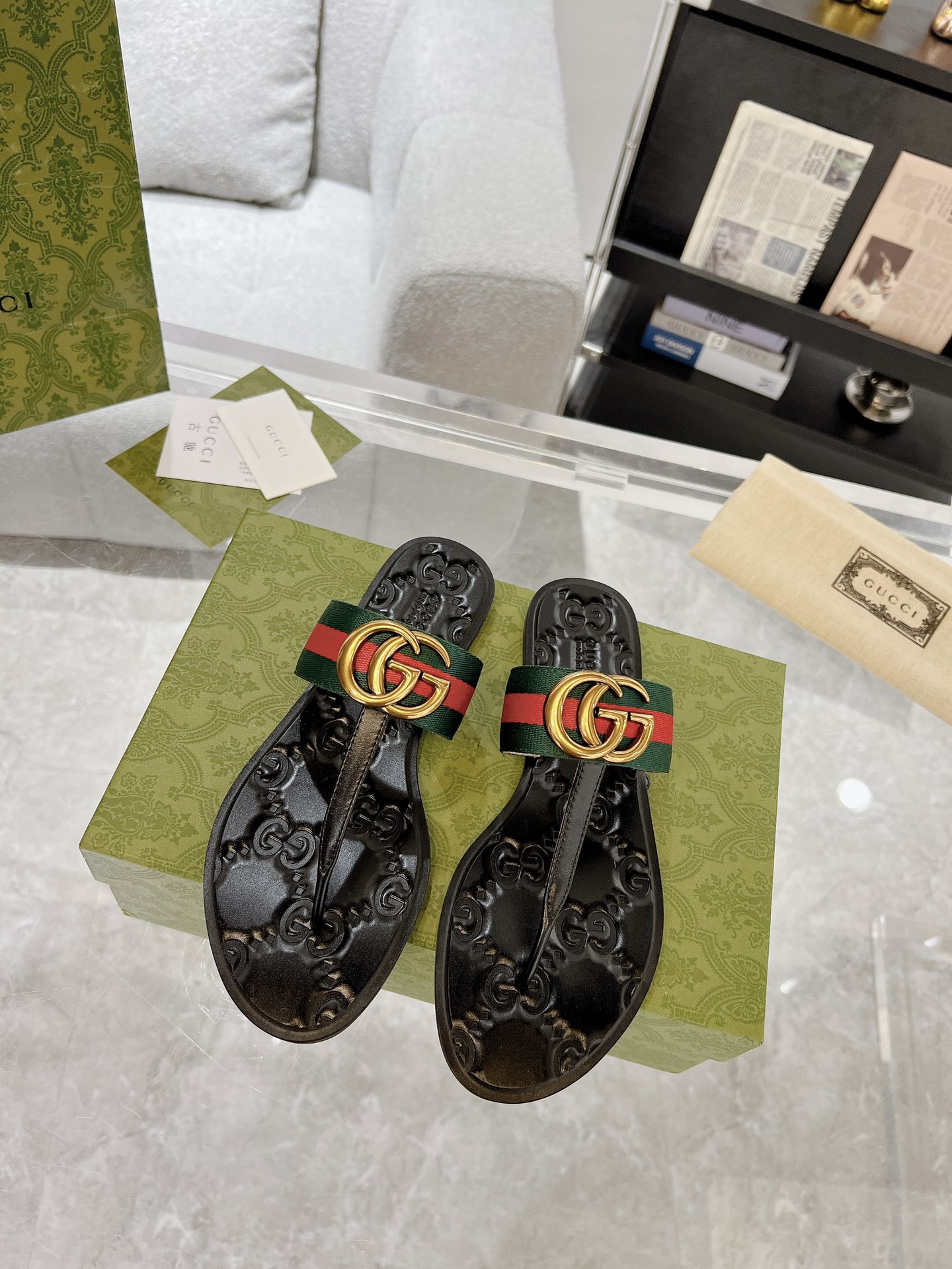 Gucci Buty Letnie kapcie Unisex Skóra krowia Guma Kolekcja wiosenno-letnia