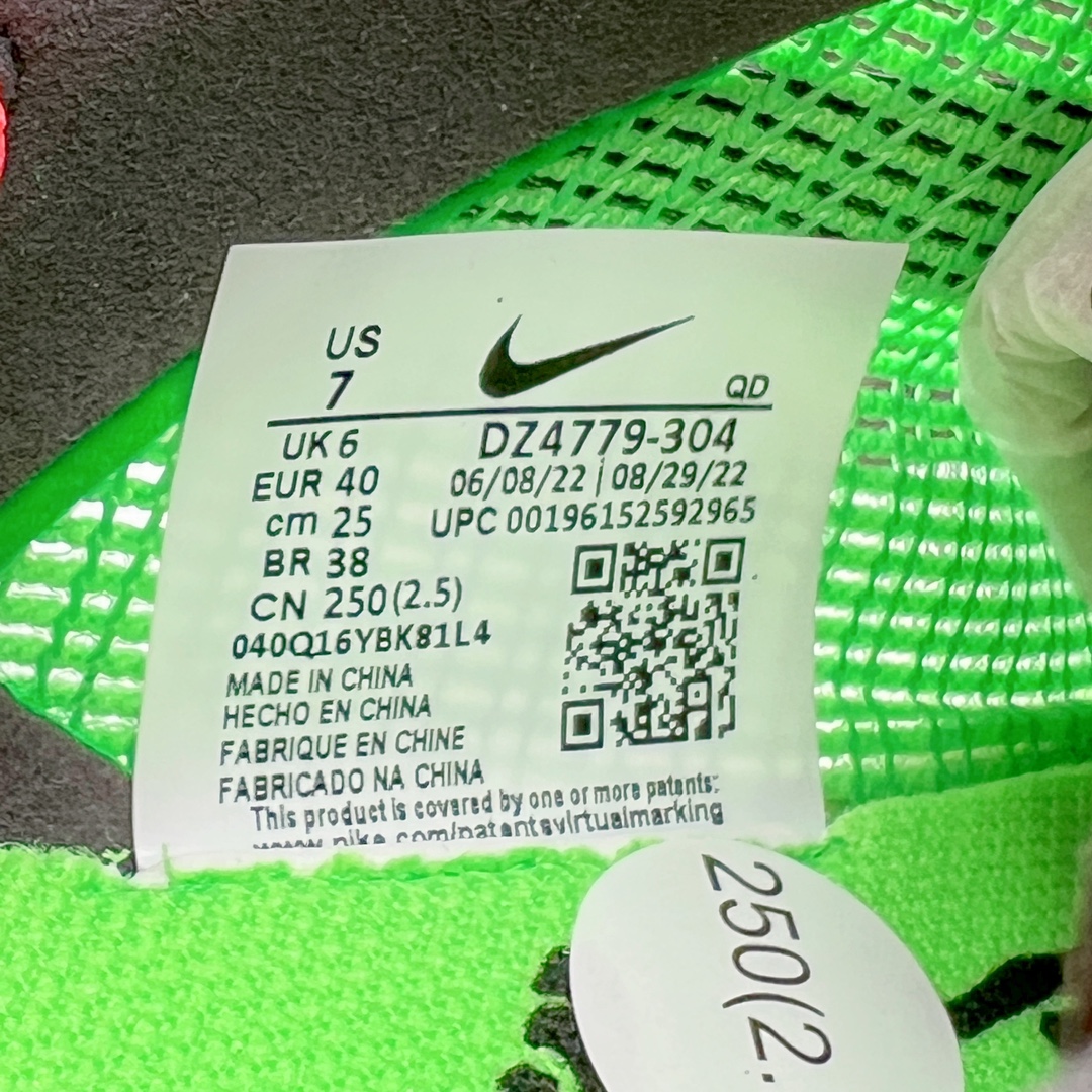 图片[9]-＃纯原福利 NK ZoomX Vaporfly Next% 马拉松一代跑鞋 鞋面使用了全新 Vaporweave 科技 这种类似蝉翼的材质相比 Flyknit 更加轻薄透气 非对称的鞋带系统和泡棉护垫的加入令舒适度更高 鞋头辅以超大的 Swoosh 点缀 再配上流线型外观设计 时尚感十足 尺码：36 36.5 37.5 38 38.5 39 40 40.5 41 42 42.5 43 44 44.5 45-选品中心