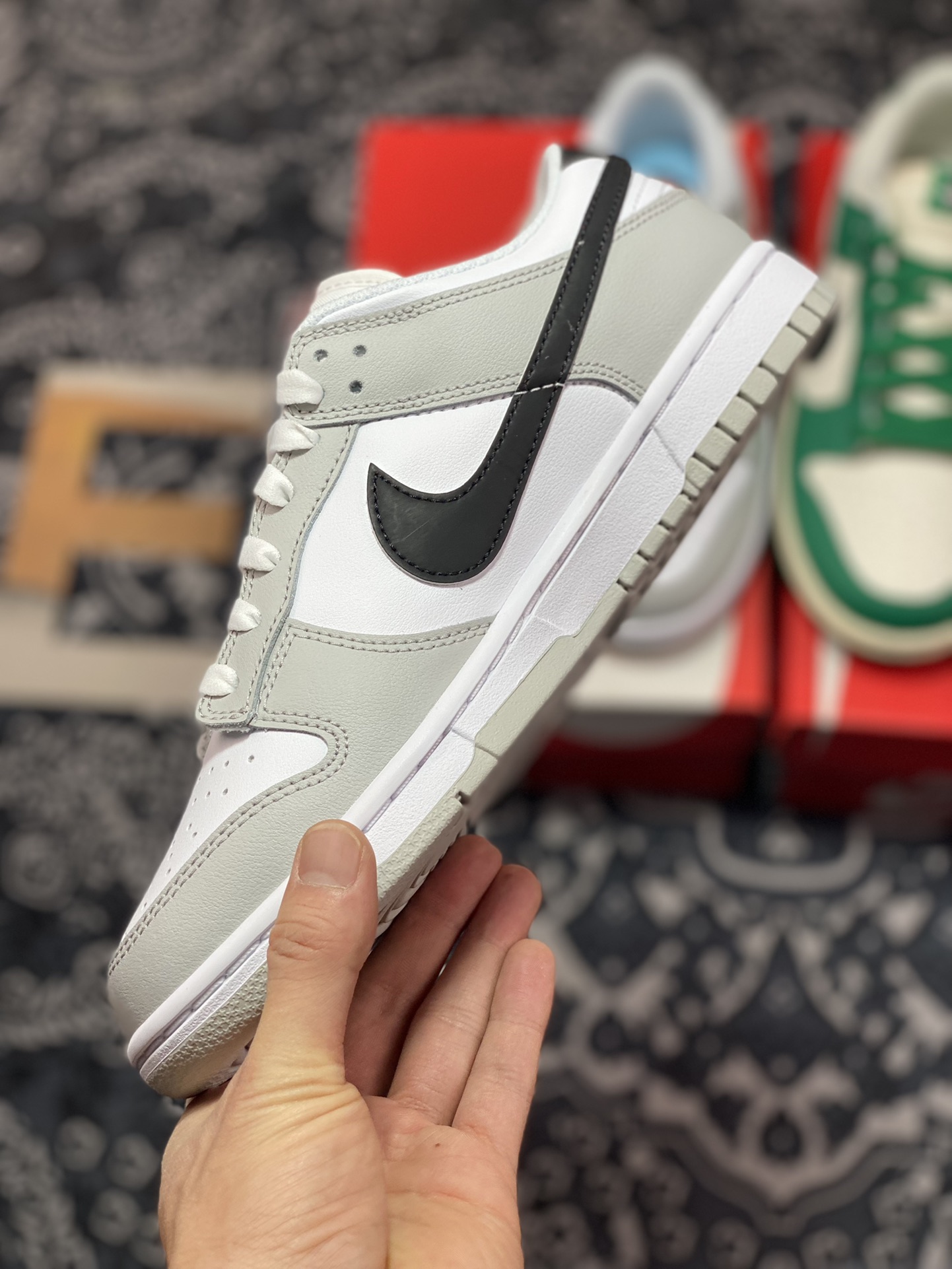 Nike SB Dunk Low”Lottery”扣篮系列低帮滑板板鞋“浅灰灰白黑刮刮乐”DR9654-001