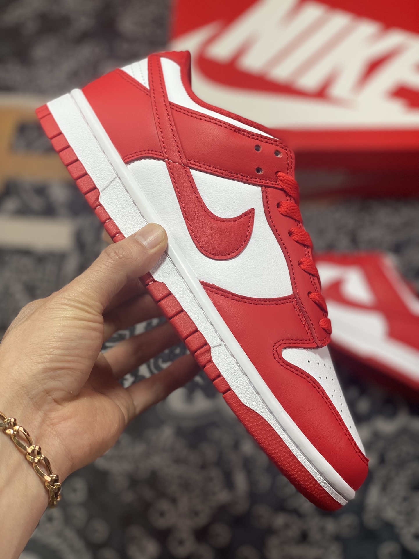 Nike SB Dunk Low SP”University Red”扣篮板鞋“圣约翰大学红白红”CU1727-100