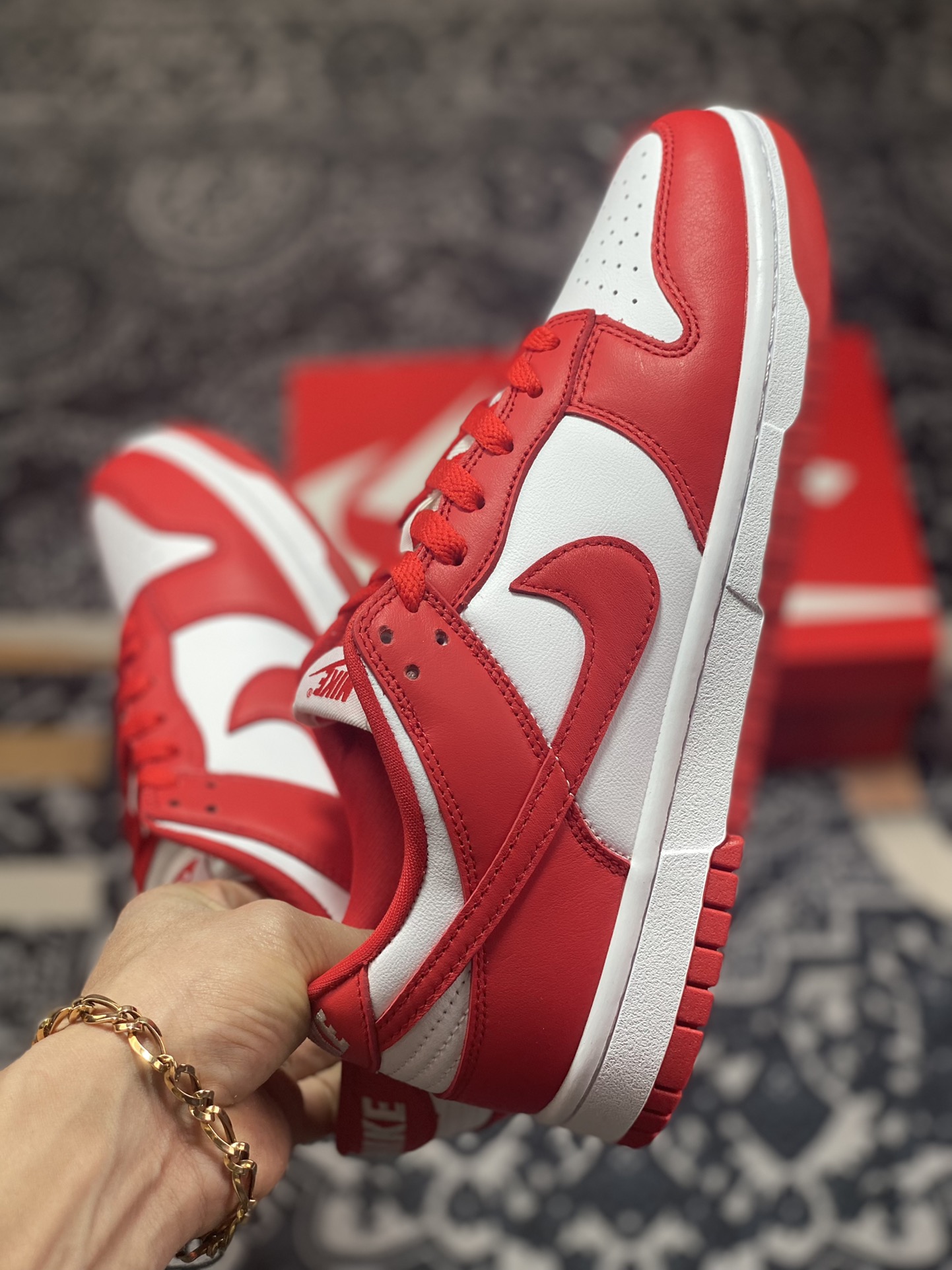 Nike SB Dunk Low SP”University Red”扣篮板鞋“圣约翰大学红白红”CU1727-100