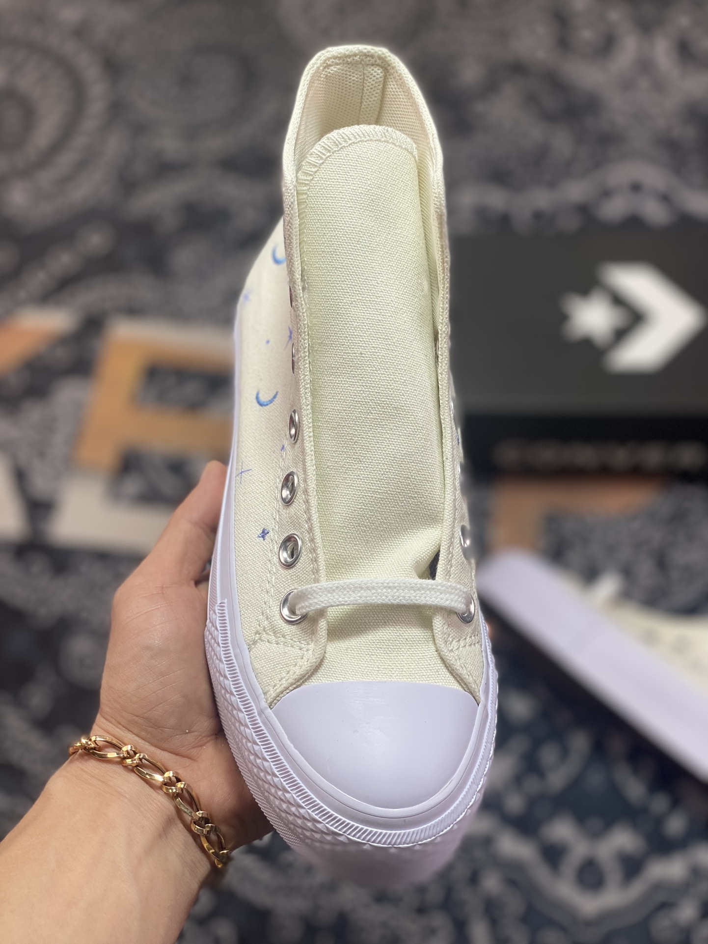 2023 Spring New Converse Chuck Taylor All Star Lift Thick-soled Heightening Shoes with Stars and Moon Embroidery A02895c