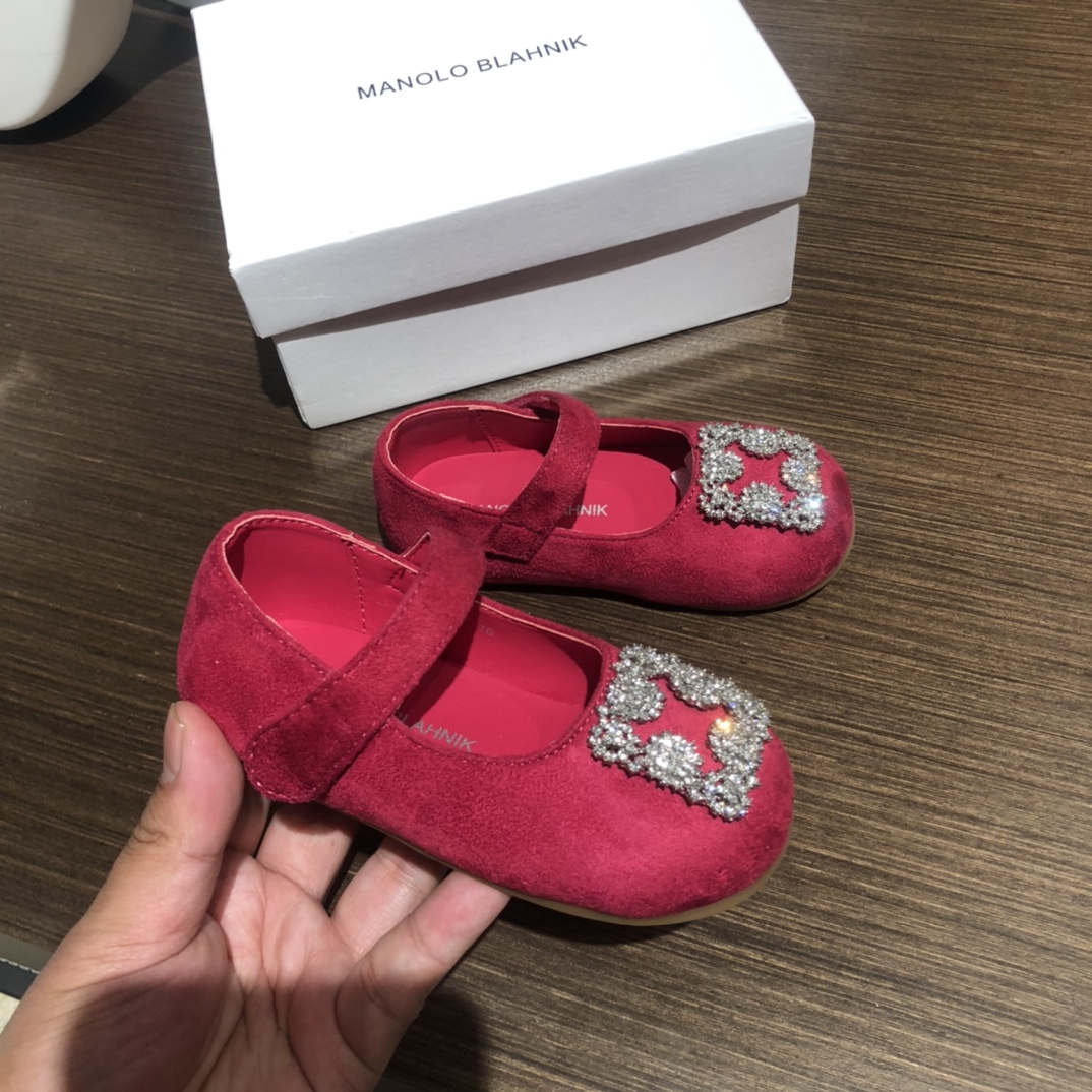 one hundred ten Seconds transmission Manol Blahni Baby Princess Shoes, featuring classic and curved square buckle_voghion.com