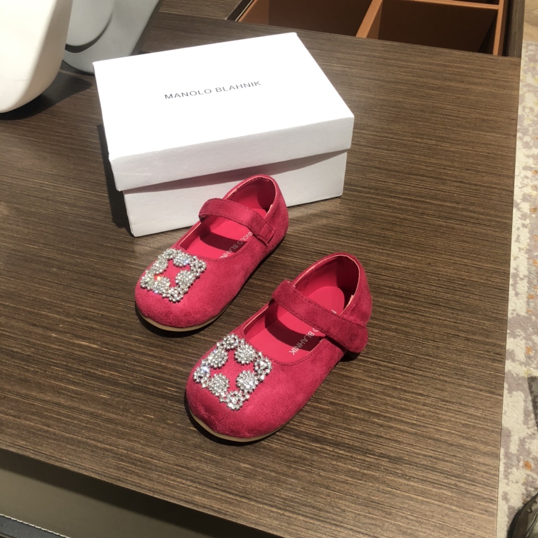 one hundred ten Seconds transmission Manol Blahni Baby Princess Shoes, featuring classic and curved square buckle_voghion.com