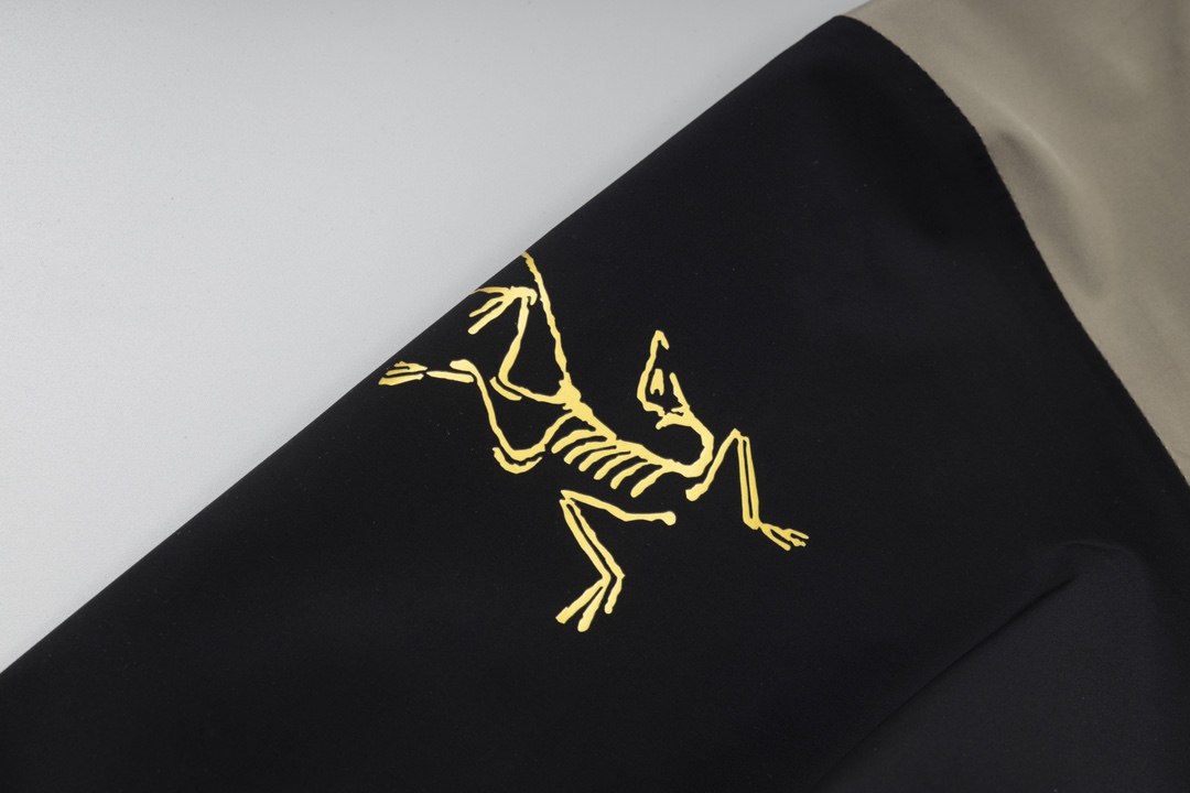 High-End Cardboard: ARC’TERYX x BEAMS BETA JACKET’s Premium Quality Exchange Holder - 图片 8