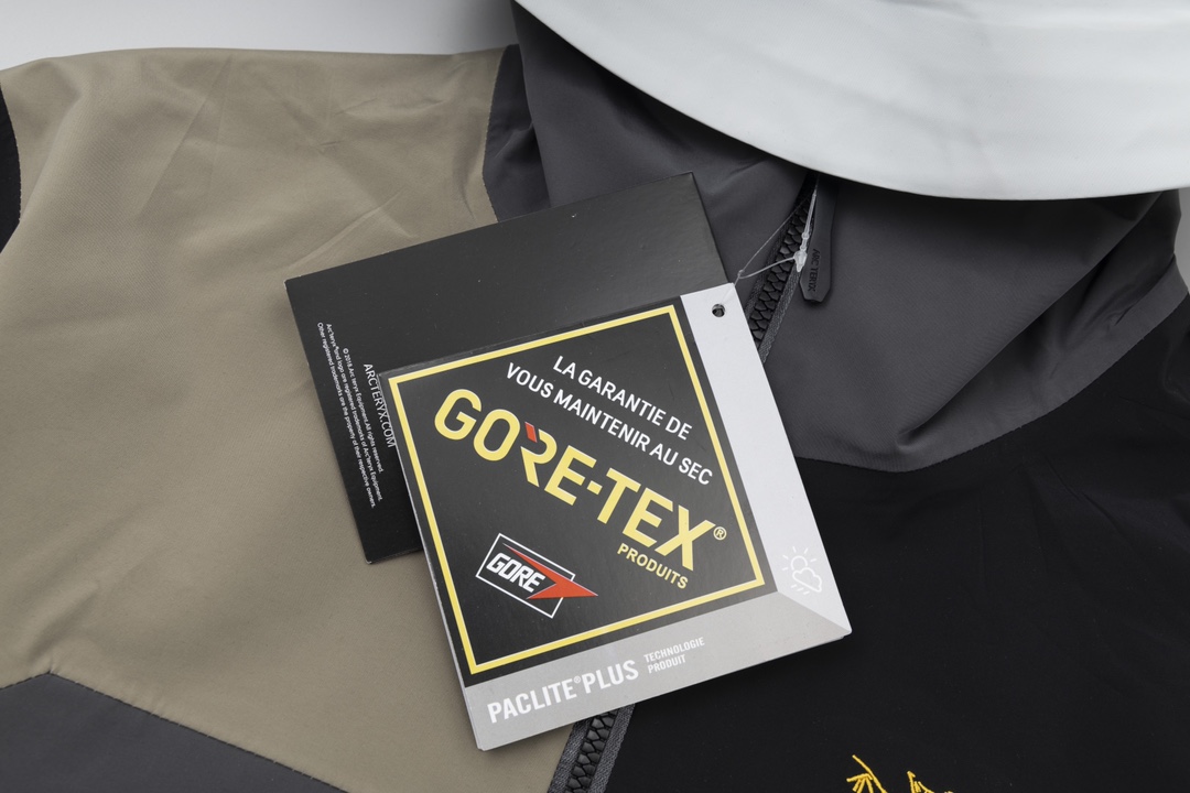 High-End Cardboard: ARC’TERYX x BEAMS BETA JACKET’s Premium Quality Exchange Holder - 图片 4
