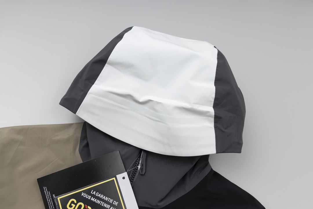 High-End Cardboard: ARC’TERYX x BEAMS BETA JACKET’s Premium Quality Exchange Holder - 图片 6