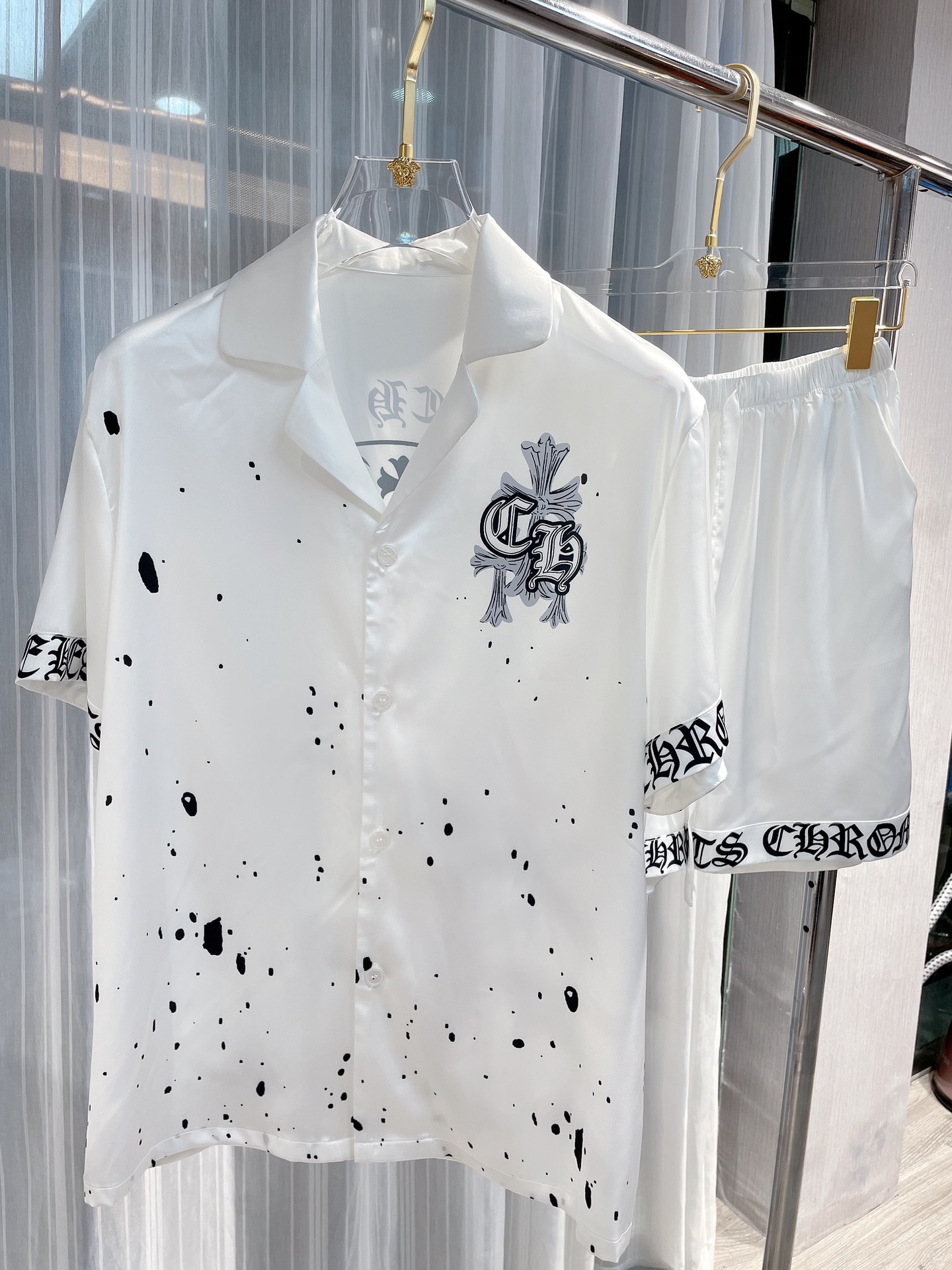 NO:142118,Paijia original new model is available for sale Short-sleeved shorts couples suit New model is coming Live shooting Croejia high-end home clothing suit, same style for men and women, using high-end Korean silk fabric, comfortable upper body effect, size M-3XL (silk products should not be machine washed, it is recommended to wash by hand or wash with laundry bag), chrome hearts, loewe, shorts, T-shirt, real silk, alexander wang19860909派家原创 新款上市 短袖短裤情侣款套装 新款来袭 实物拍摄 克罗家高端家居服套装,男女同款,采用高定韩国丝面料,上身效果舒适,尺码M—3XL（真丝产品切勿机洗,建议手洗或者洗衣袋洗）,,chrome hearts,loewe,shorts,T-shirt,real silk,alexander wang,Men's clothing