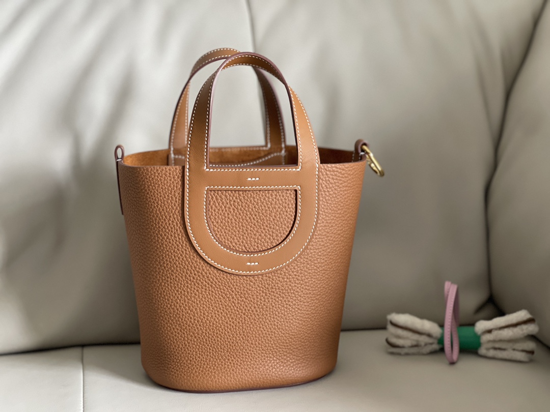 Hermès Classic H home and outdoor calfskin bucket bag New arrival in stock / ck37 golden brown in the loop pig nose vegetable basket 18cm tc leat