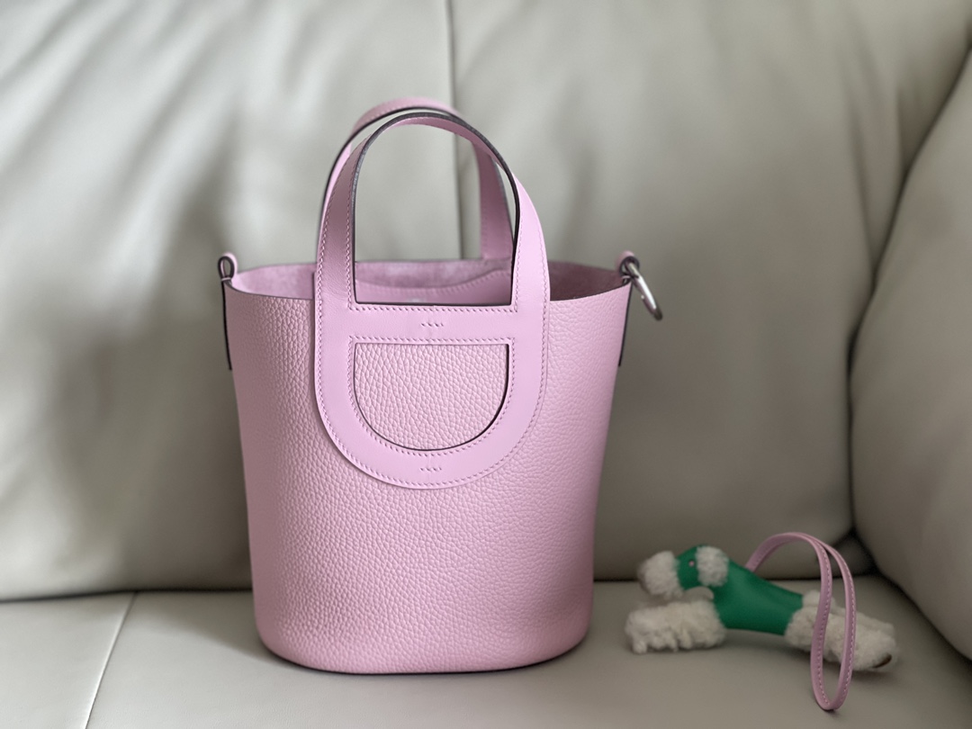 Hermès Classic H home and outdoor calfskin bucket bag New arrival in stock / x9 mallow purple in the loop pig nose vegetable basket 18cm tc leath