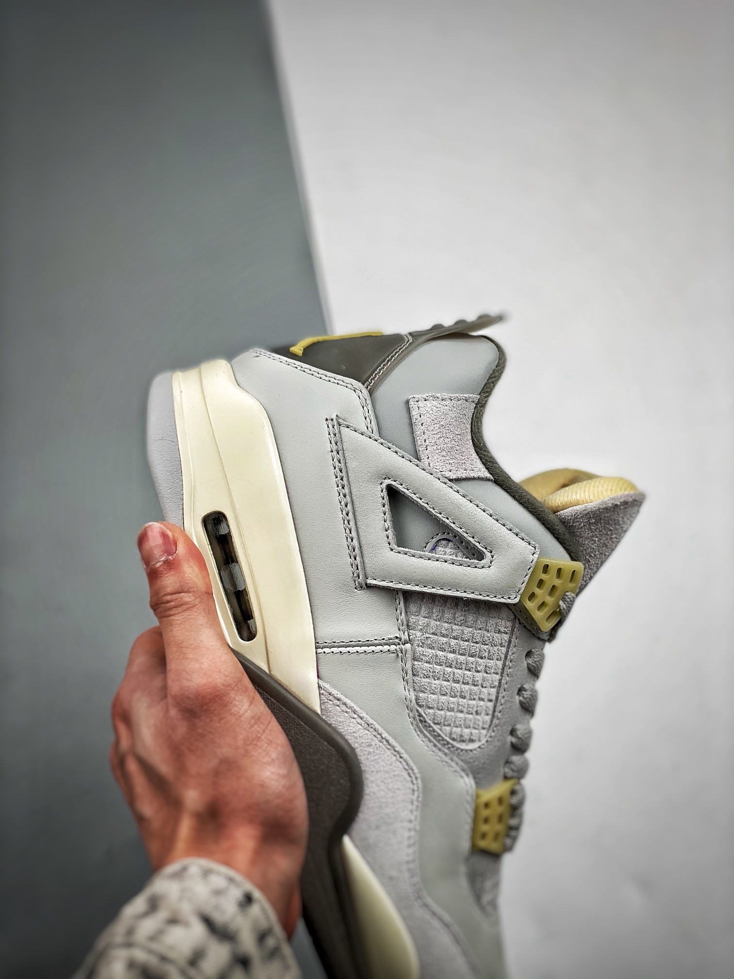 AJ4灰兔子鞋码40-47.5总裁S