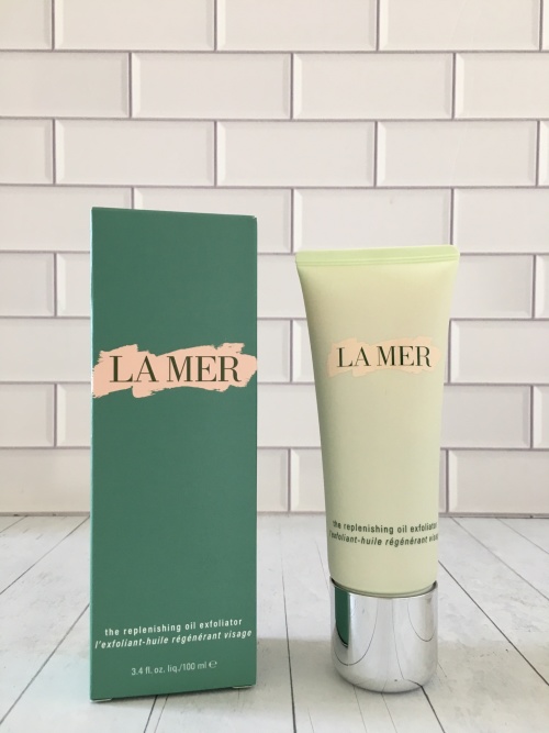 La Mer The Replenishing Oil Exfoliator - Gentle Exfoliation for Radiant Skin 1 La Mer The Replenishing Oil Exfoliator - Gentle Exfoliation for Radiant Skin
