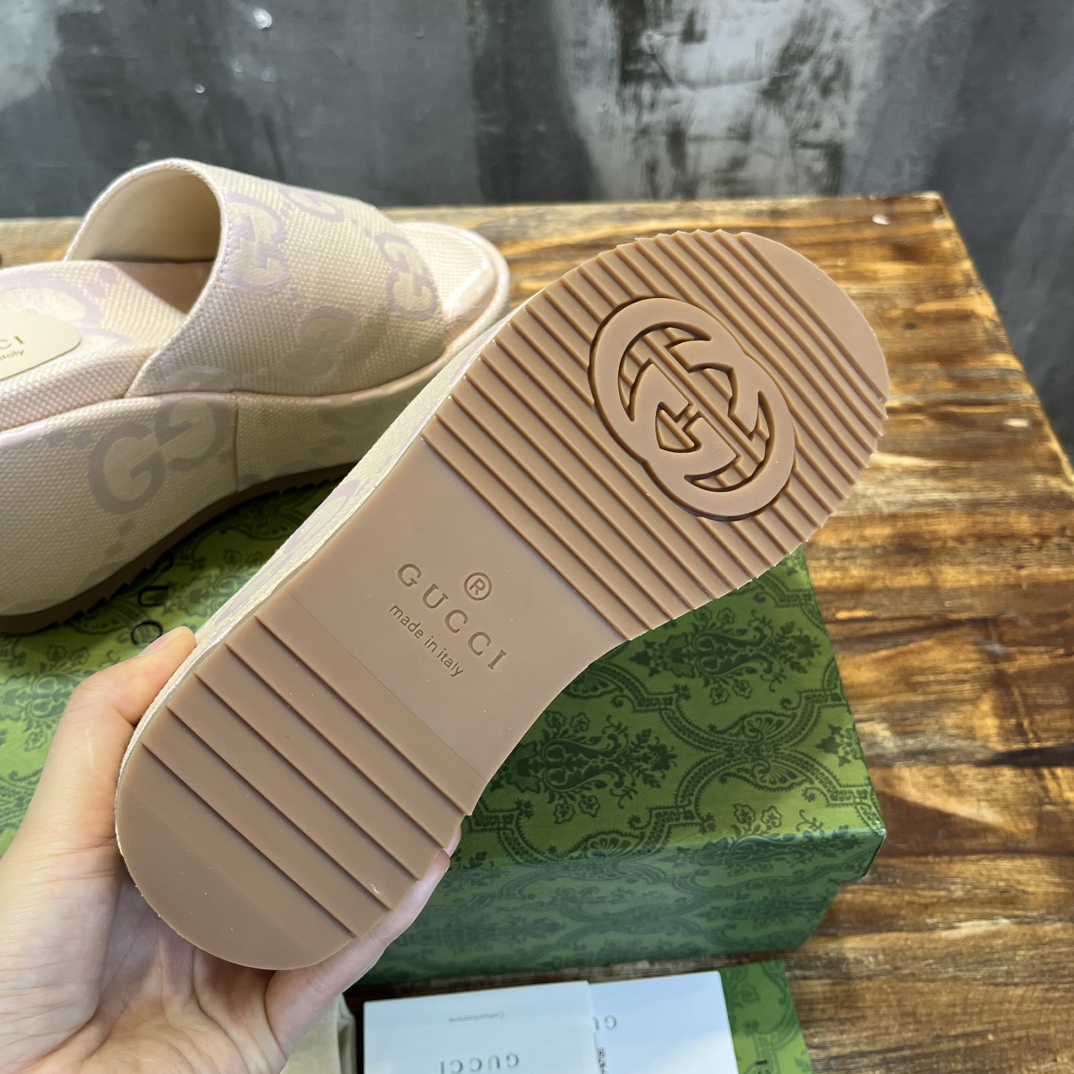 Gucci GG 坡跟防水台拖鞋