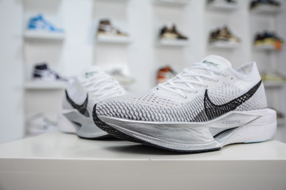 220 NIKE ZoomX Vaporfly NEXT% 3 马拉松 泡棉超轻缓震运动慢跑鞋DV4130-100