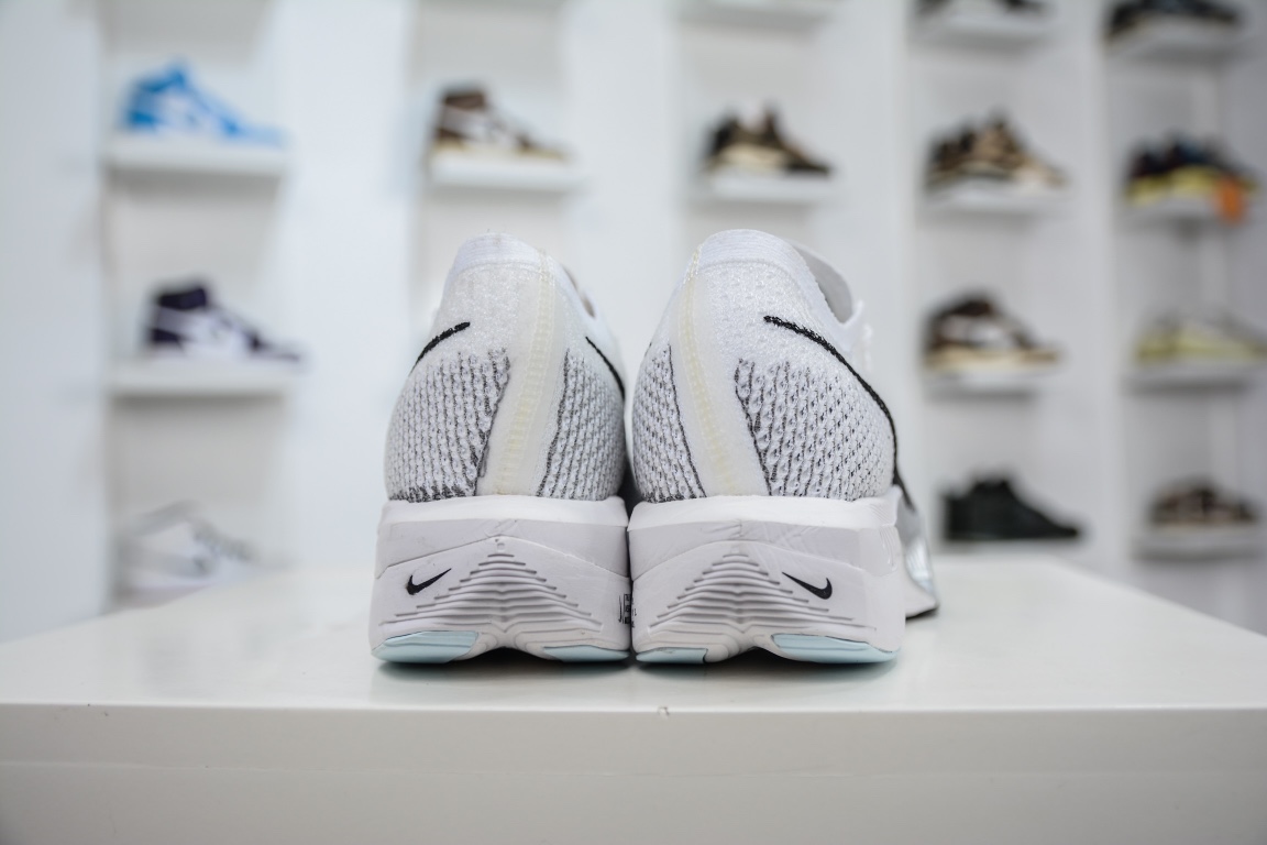 220 NIKE ZoomX Vaporfly NEXT% 3 马拉松 泡棉超轻缓震运动慢跑鞋DV4130-100