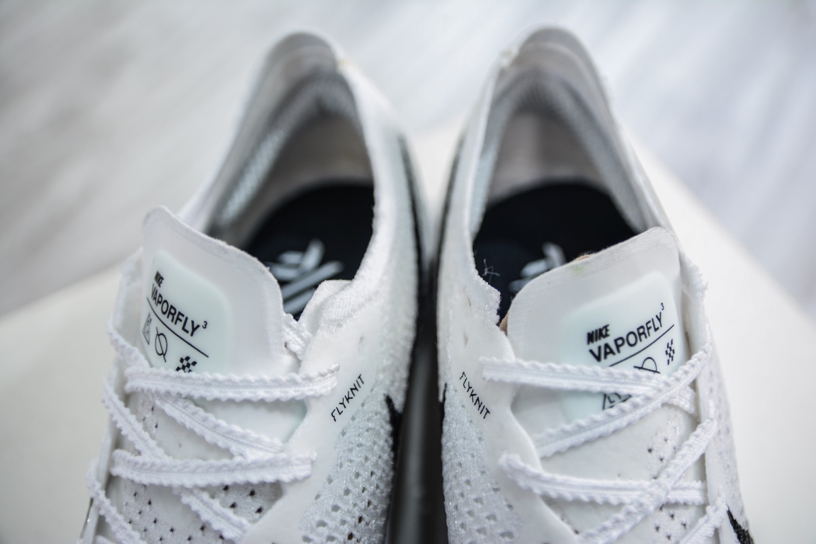 220 NIKE ZoomX Vaporfly NEXT% 3 马拉松 泡棉超轻缓震运动慢跑鞋DV4130-100