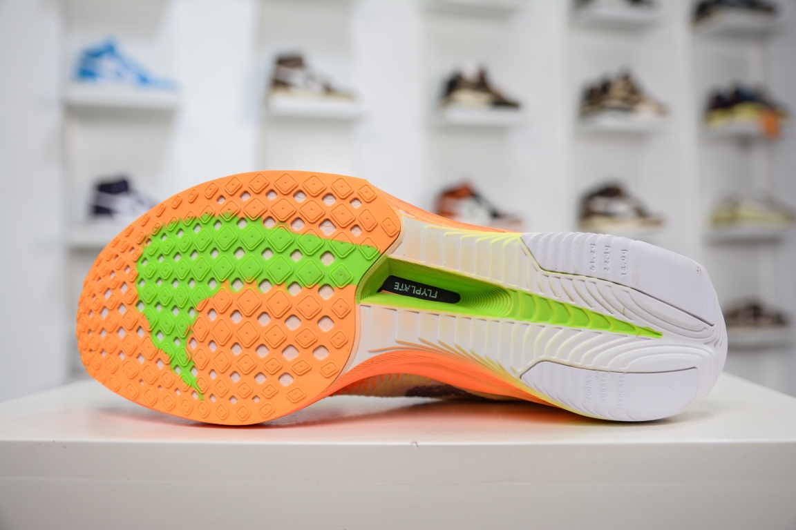 220 NIKE ZoomX Vaporfly NEXT% 3 马拉松 泡棉超轻缓震运动慢跑鞋 DV4130-138