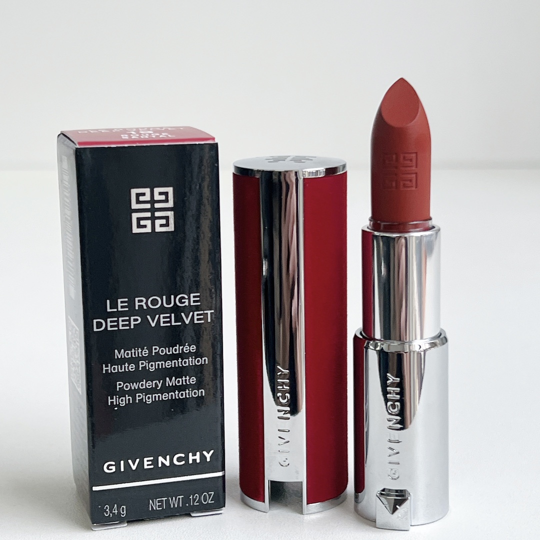 55💰
纪梵希红丝绒口红！色号：n27-n34-n35-n36-n37，n40-n50。