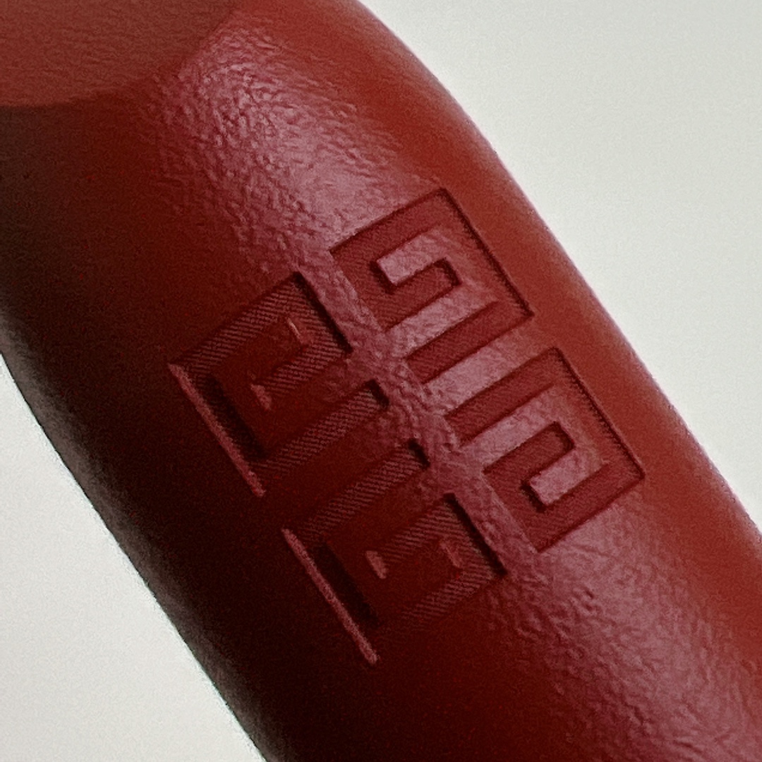 55💰
纪梵希红丝绒口红！色号：n27-n34-n35-n36-n37，n40-n50。