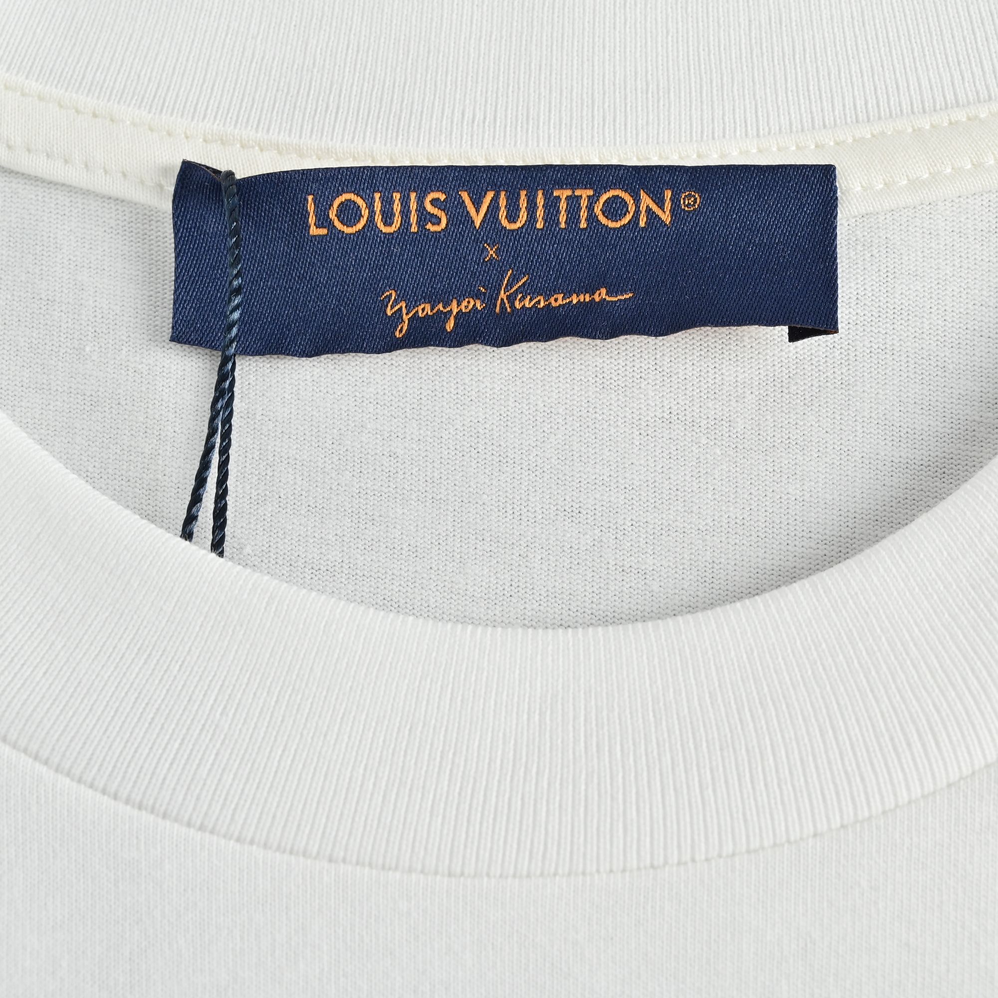 180 Louis vuitton/路易威登 23ss 黑花印花短袖