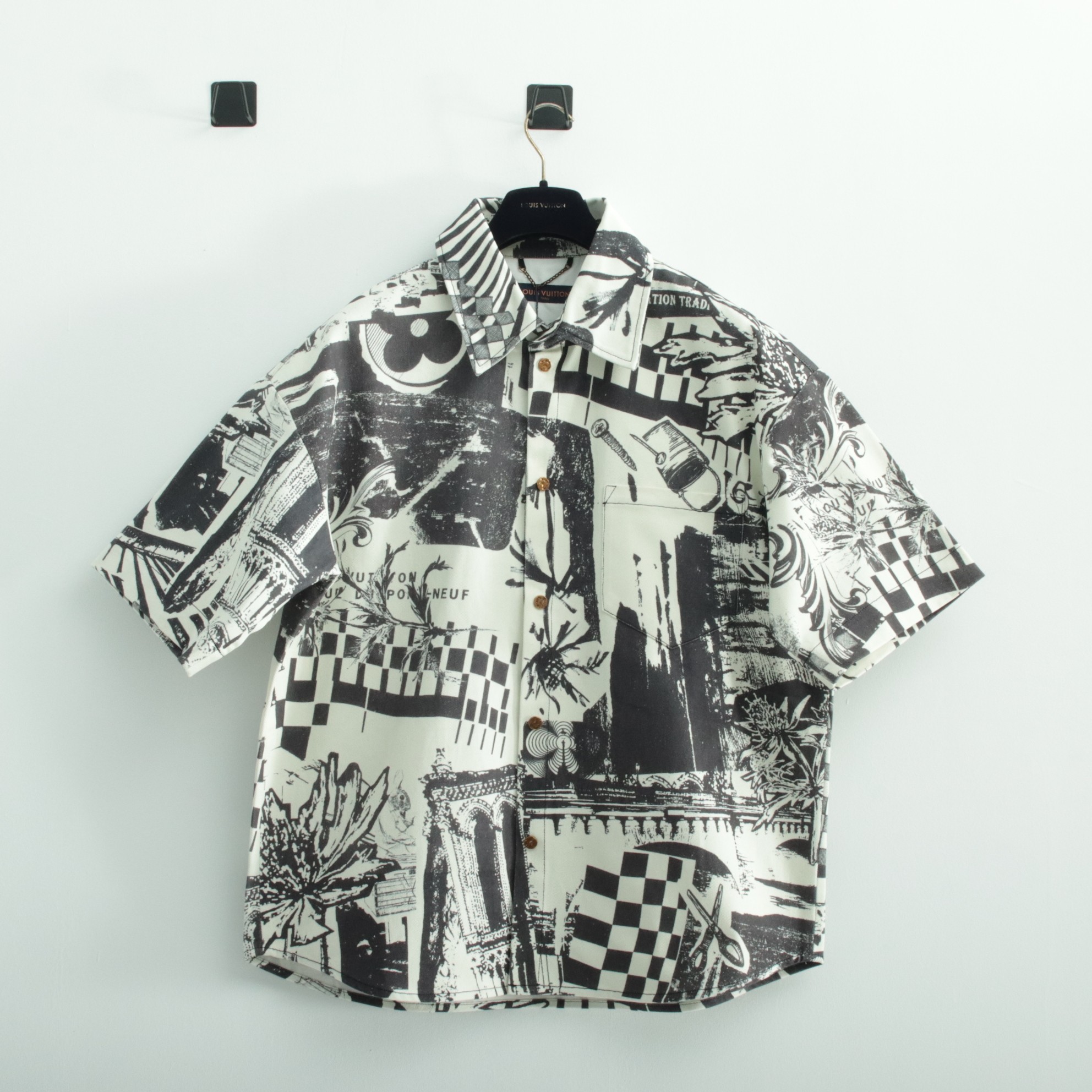 루이비통 프린트 데님 오버핏 자켓 750 Louis Vuitton T Shirt