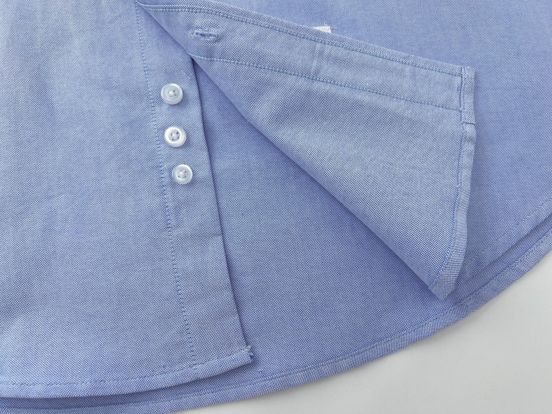 “Thom Browne TB Shirts: Classic Design with High-Quality Details and Materials” - 图片 7