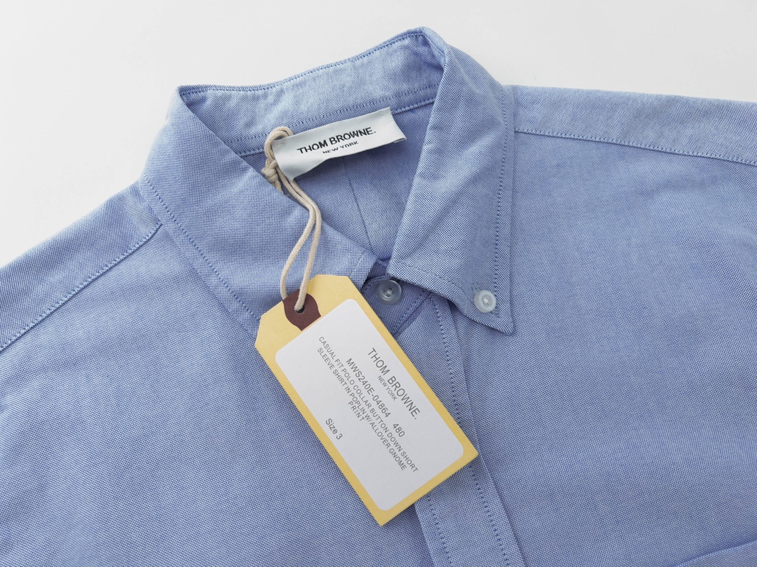 “Thom Browne TB Shirts: Classic Design with High-Quality Details and Materials” - 图片 3