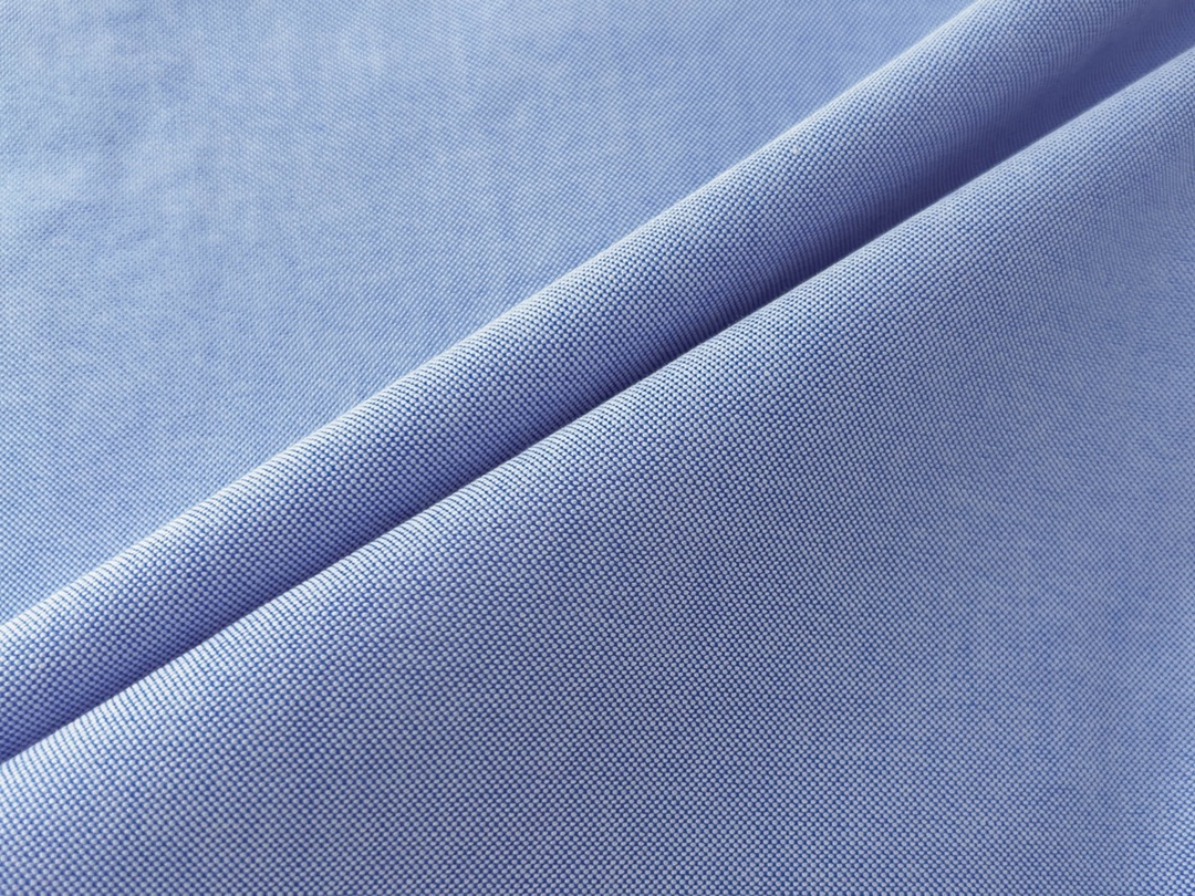 “Thom Browne TB Shirts: Classic Design with High-Quality Details and Materials” - 图片 9