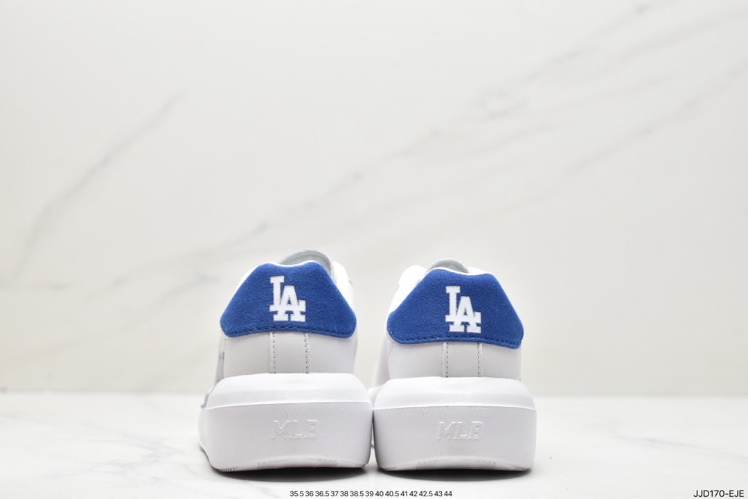 The sports brand of MLB Korea F&F uses high-quality lightweight fiber transfer film leather and breathable mesh upper materials