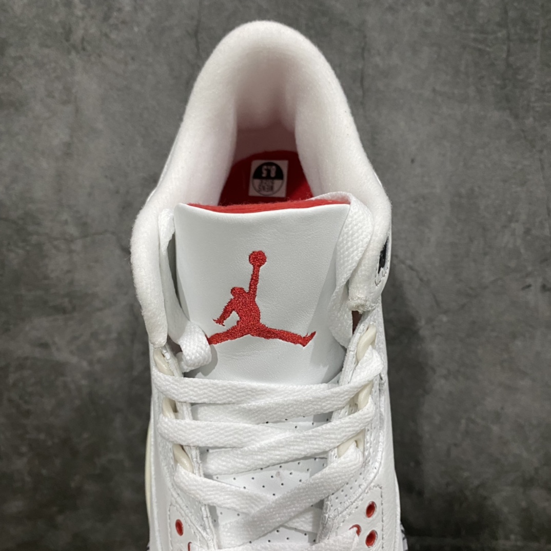 图片[8]-莞产裁片 Air Jordan AJ3 Retro复古白水泥 DN3707-100n全市场目前唯一正确版n区分于市场各大厂牌纯原n主要注意爆裂纹路为细纹路大家得物里多看看正品的爆裂纹就知道只有此版本爆裂纹跟正品最为接近，市场其他版本爆裂纹路都很粗，这也是一个鉴定点，一眼便知真假！nn原楦原纸板开发 确保原汁原味原厂皮料质感色泽绝无偏差完美中底拉帮 原厂中底钢印 原档案大底 如假白送 大底纹路气垫通透度PU的回弹性均百分百还原原厂电绣鞋舌飞人刺绣针数立体讲究精细欢迎对比正品原鞋SIZE：40 40.5 41 42 42.5 43 44 44.5 45 46 47.5-莆田鞋批发中心