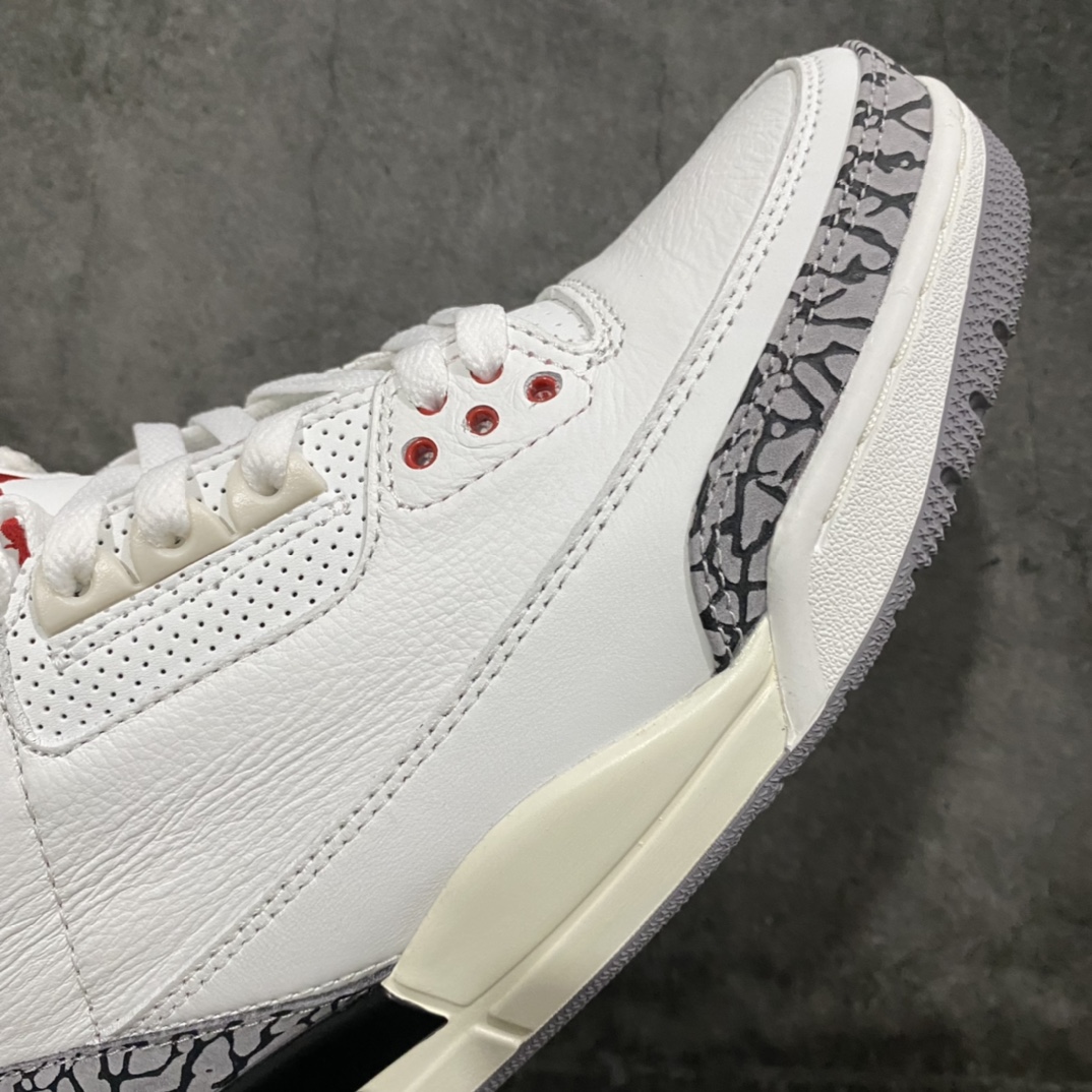 图片[6]-莞产裁片 Air Jordan AJ3 Retro复古白水泥 DN3707-100n全市场目前唯一正确版n区分于市场各大厂牌纯原n主要注意爆裂纹路为细纹路大家得物里多看看正品的爆裂纹就知道只有此版本爆裂纹跟正品最为接近，市场其他版本爆裂纹路都很粗，这也是一个鉴定点，一眼便知真假！nn原楦原纸板开发 确保原汁原味原厂皮料质感色泽绝无偏差完美中底拉帮 原厂中底钢印 原档案大底 如假白送 大底纹路气垫通透度PU的回弹性均百分百还原原厂电绣鞋舌飞人刺绣针数立体讲究精细欢迎对比正品原鞋SIZE：40 40.5 41 42 42.5 43 44 44.5 45 46 47.5-莆田鞋批发中心