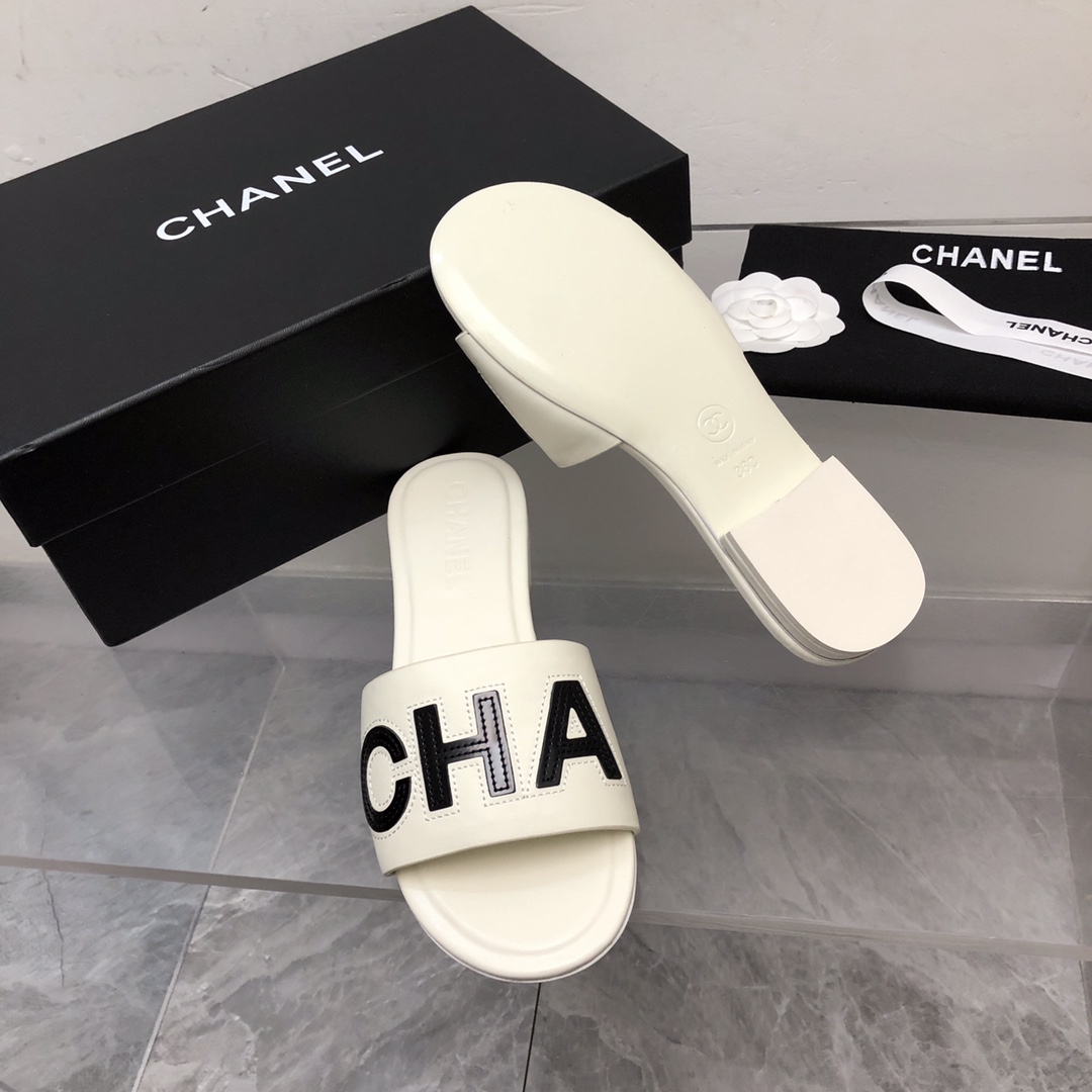 2022-Chanel新品拼色字母皮