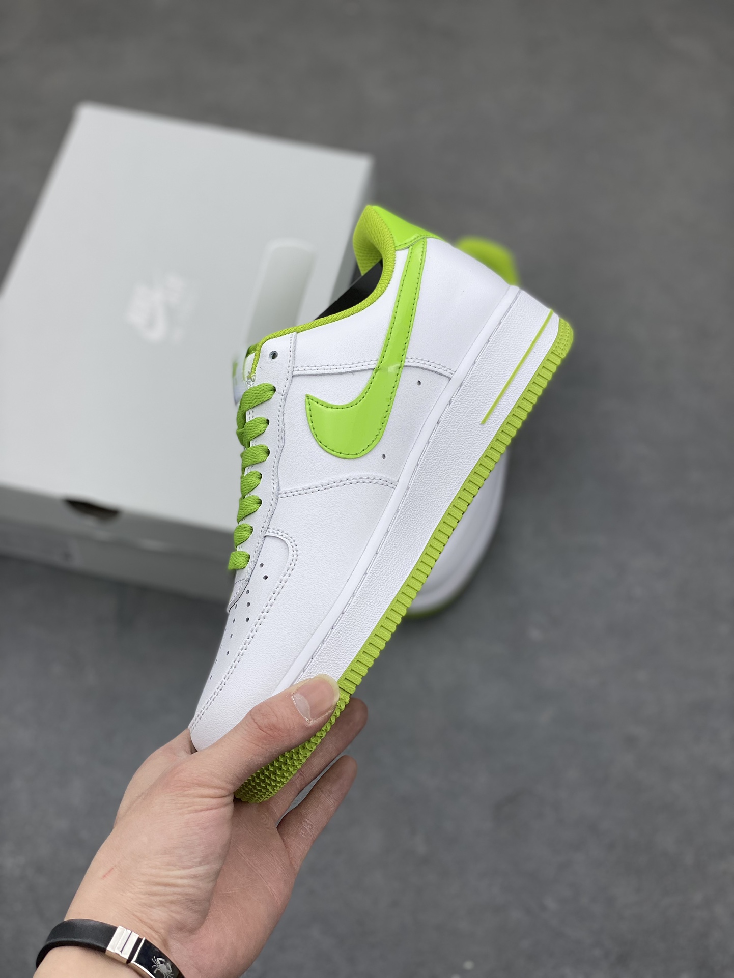 Nike Air Force 1 '07 Low White Green - Timeless Style & Comfort 4 i1678668376 2726 2