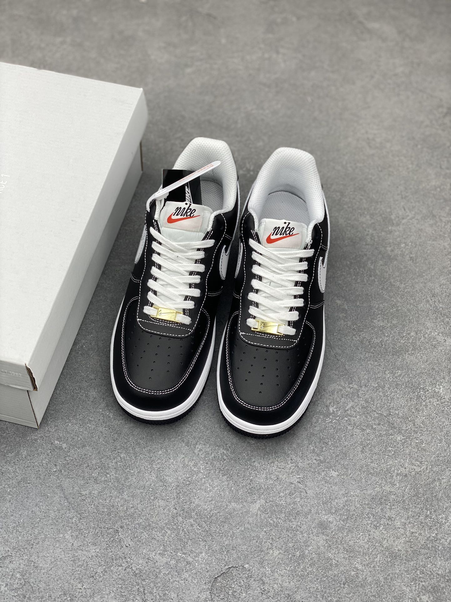 Nike Air Force 1 '07 Low Black/White Casual Sneakers DA8478-001 9 i1678668629 2378 7