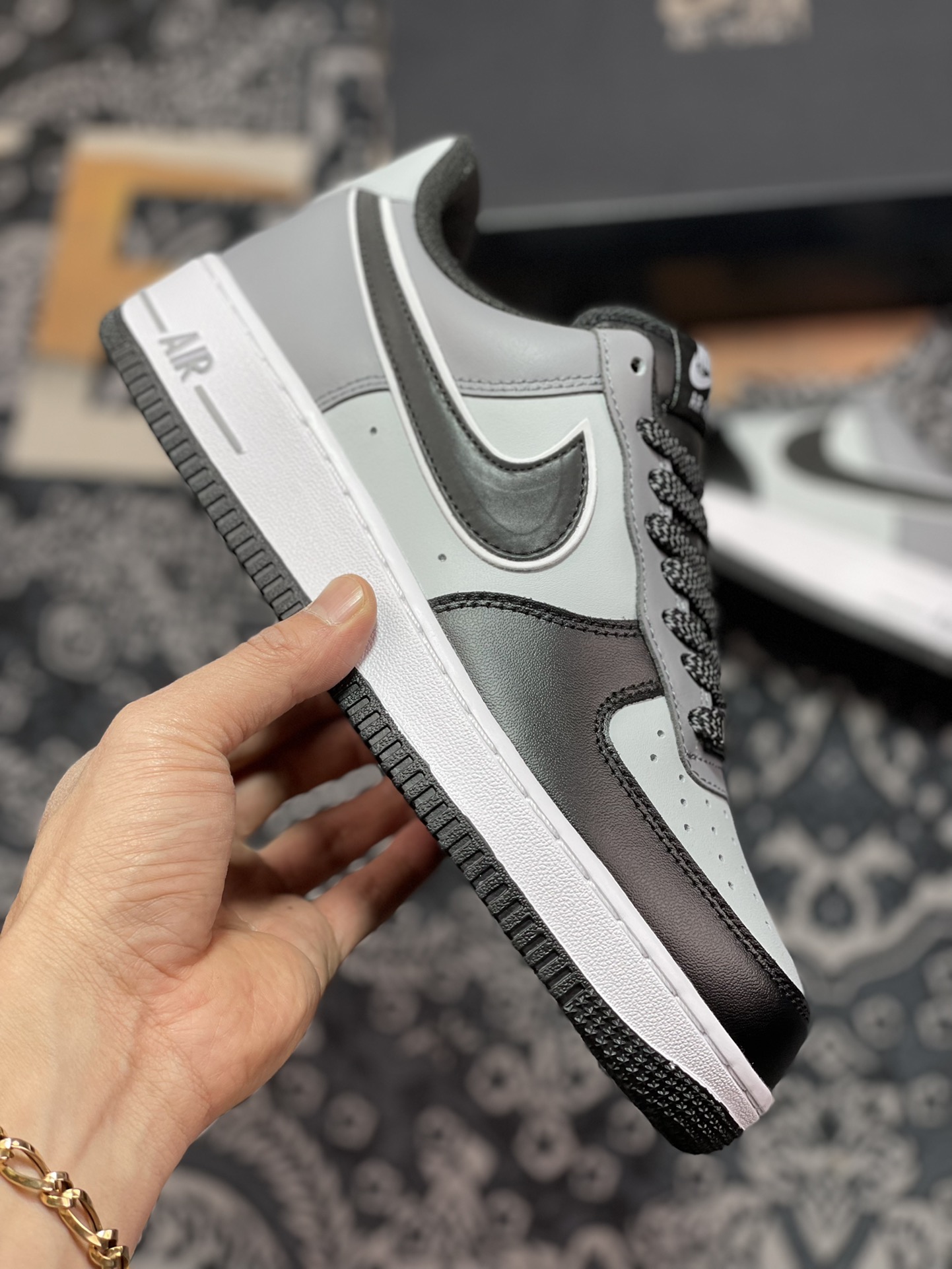 Nike Air Force 1'07 Low ”Black/Wolf Grey” Air Force One classic ”color matching black wolf gray and white stacked hooks” TP5558-756